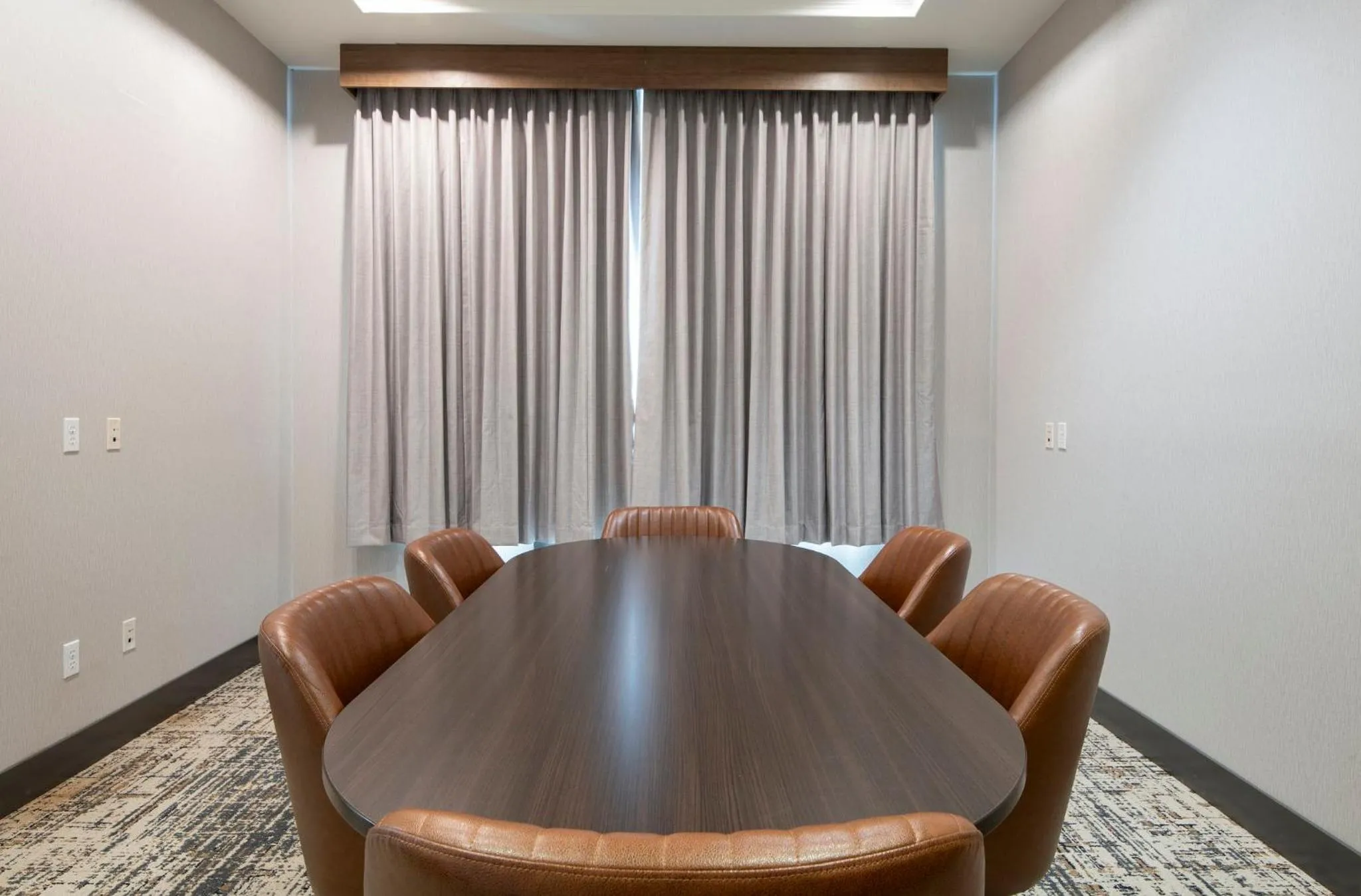 Meeting/conference room in Holiday Inn Hotel and Suites-Kamloops by IHG