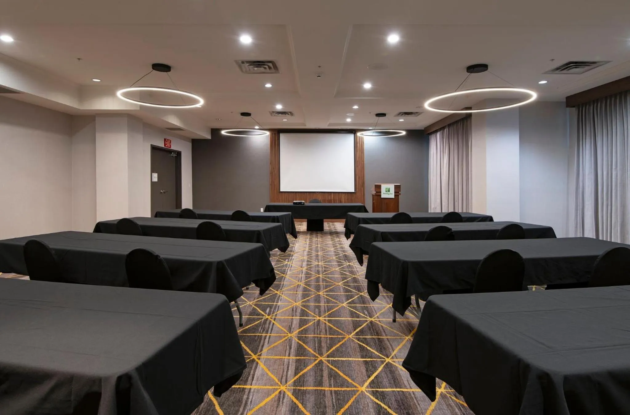 Meeting/conference room in Holiday Inn Hotel and Suites-Kamloops by IHG