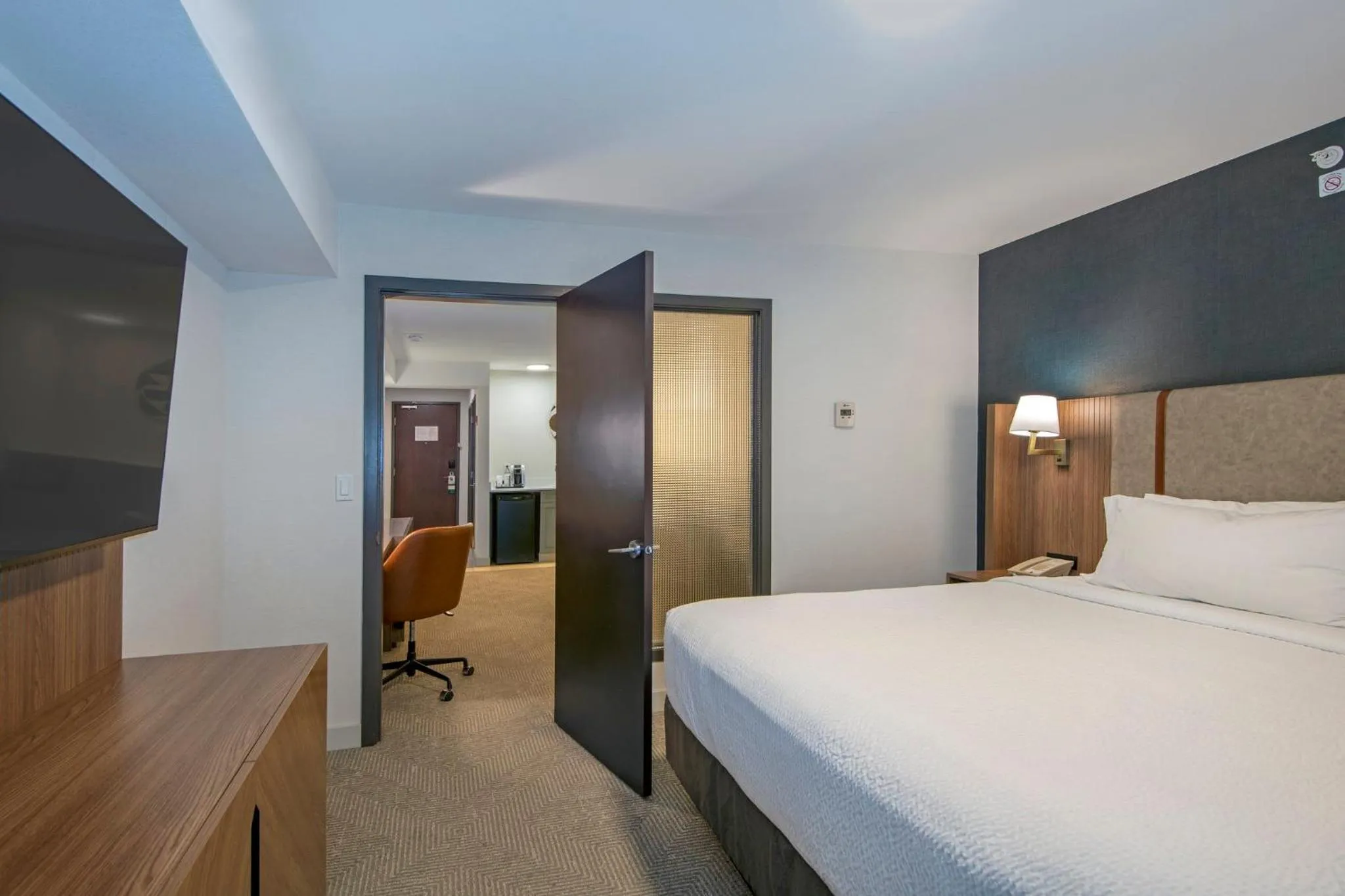 Bedroom, Bed in Holiday Inn Hotel and Suites-Kamloops by IHG