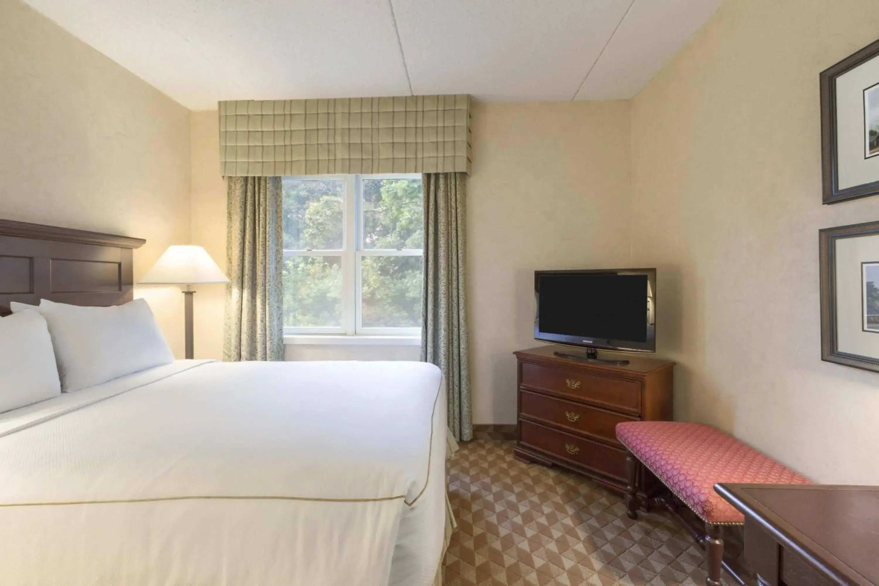 Heritage Queen Room in Ivey Spencer Leadership Centre Heritage Queen Room in Ivey Spencer Leadership Centre