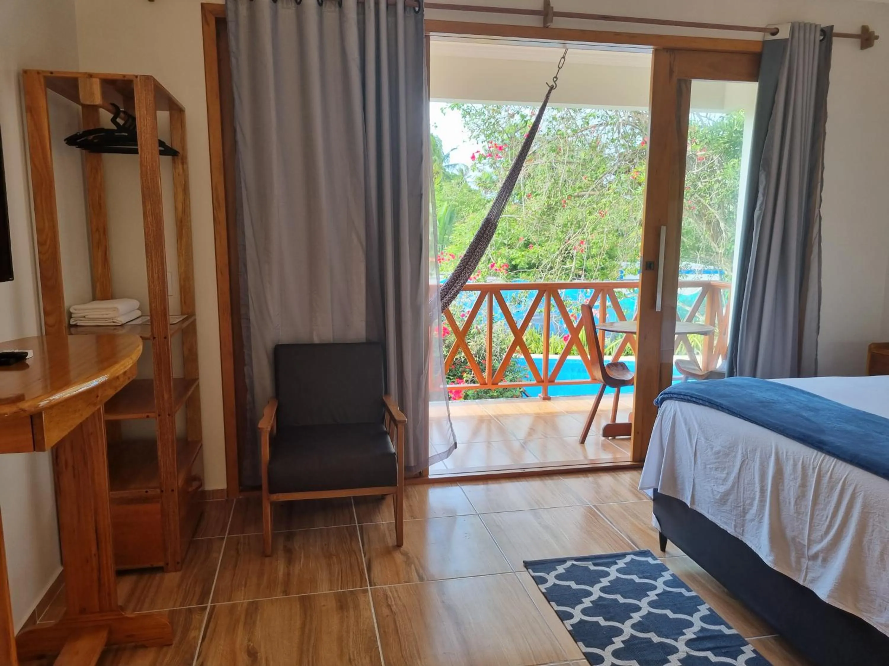 Balcony/Terrace, Bed in Pousada e Restaurante Paraíso Natural