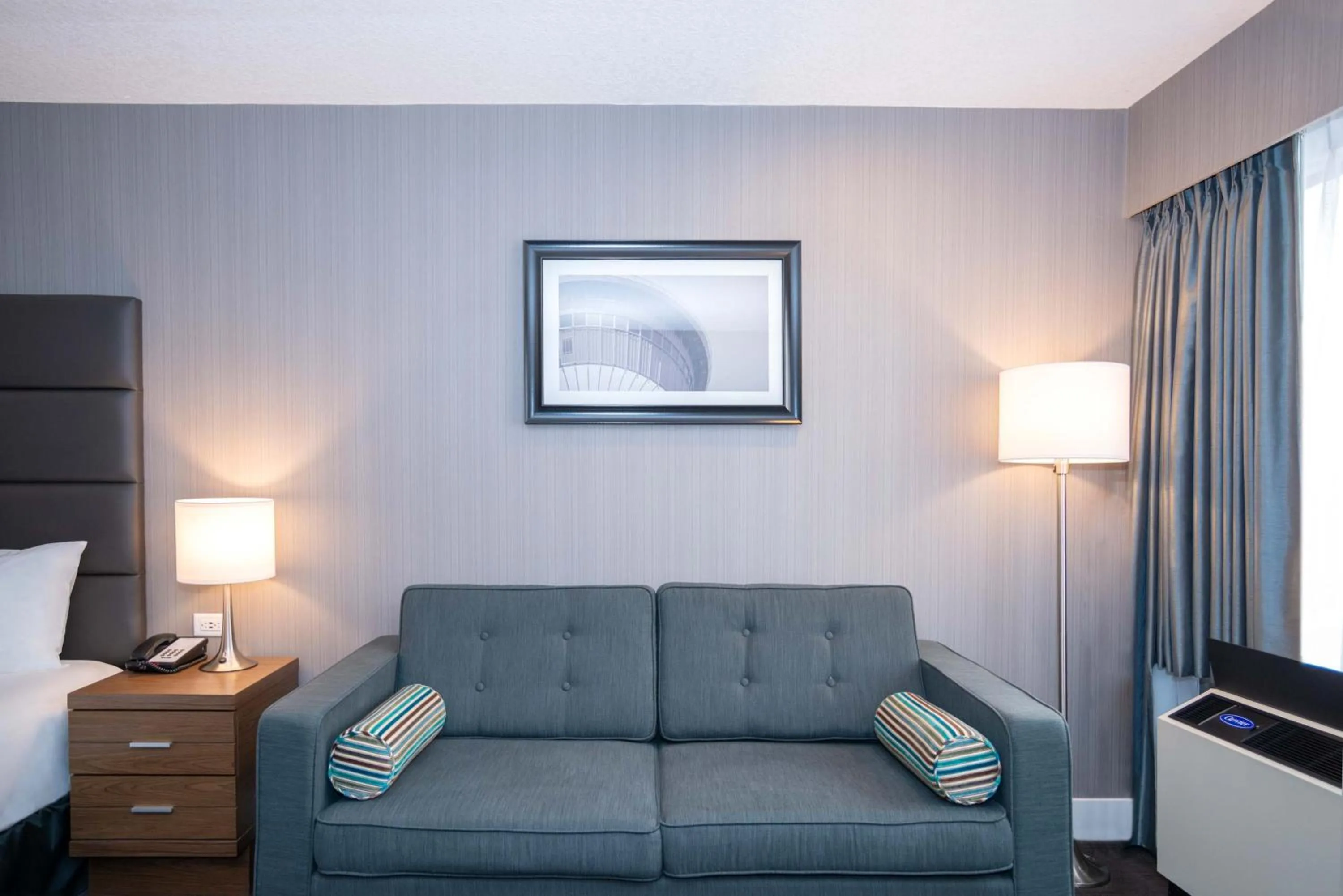 Photo of the whole room in Sandman Signature Calgary Downtown Hotel