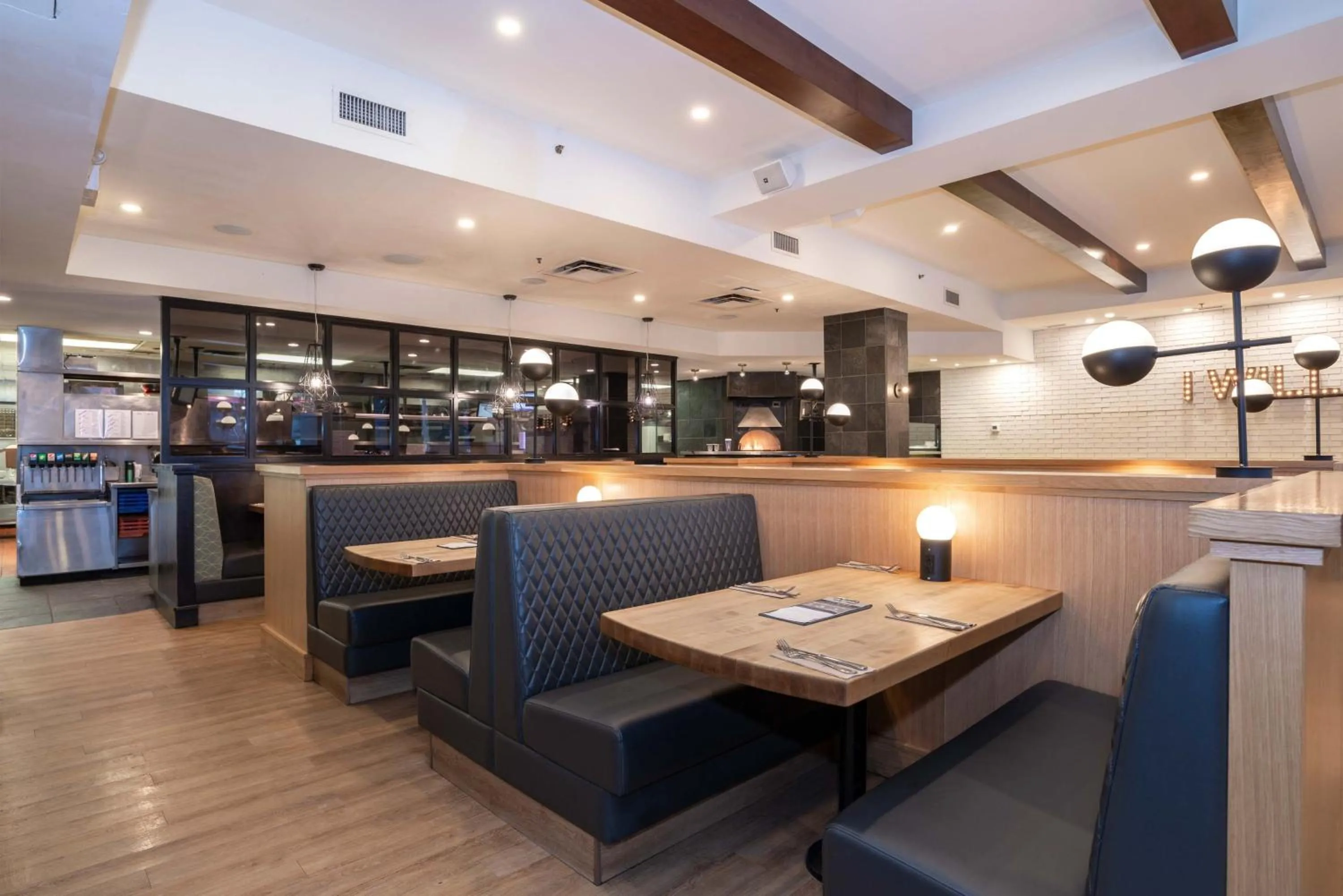 Restaurant/places to eat in Sandman Signature Calgary Downtown Hotel