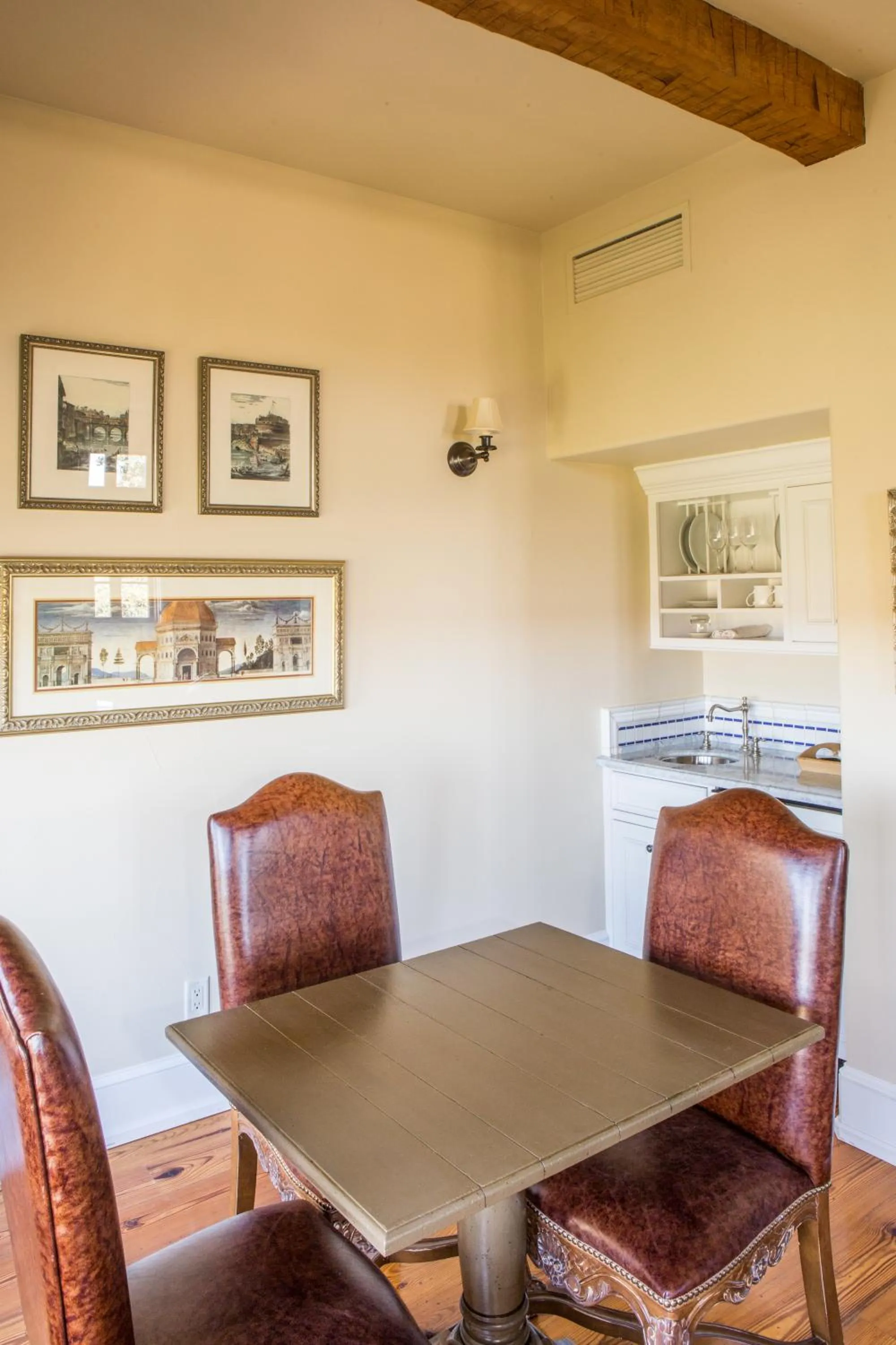 Coffee/tea facilities in CaliPaso Winery & Villa