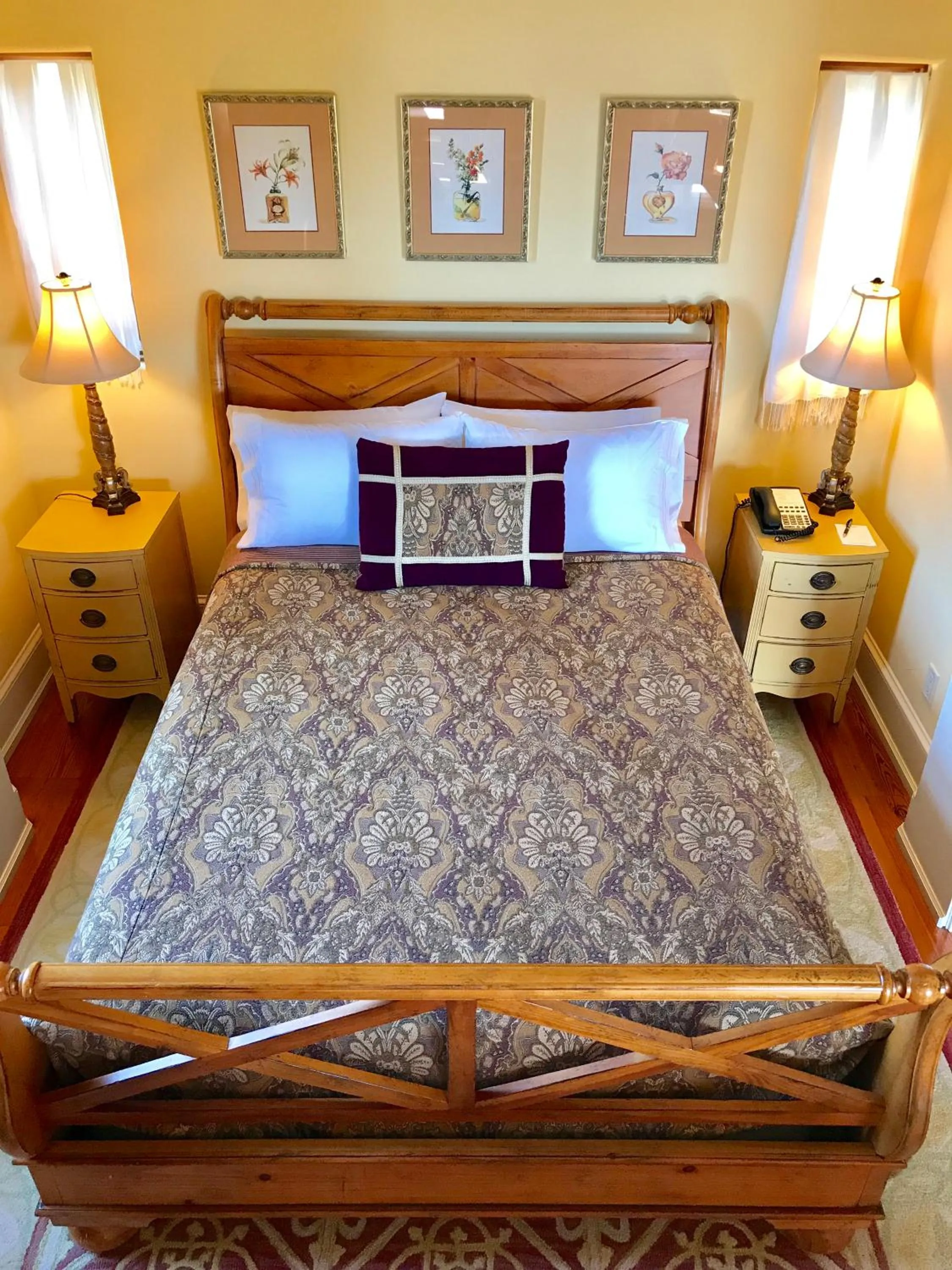 Bed in CaliPaso Winery & Villa
