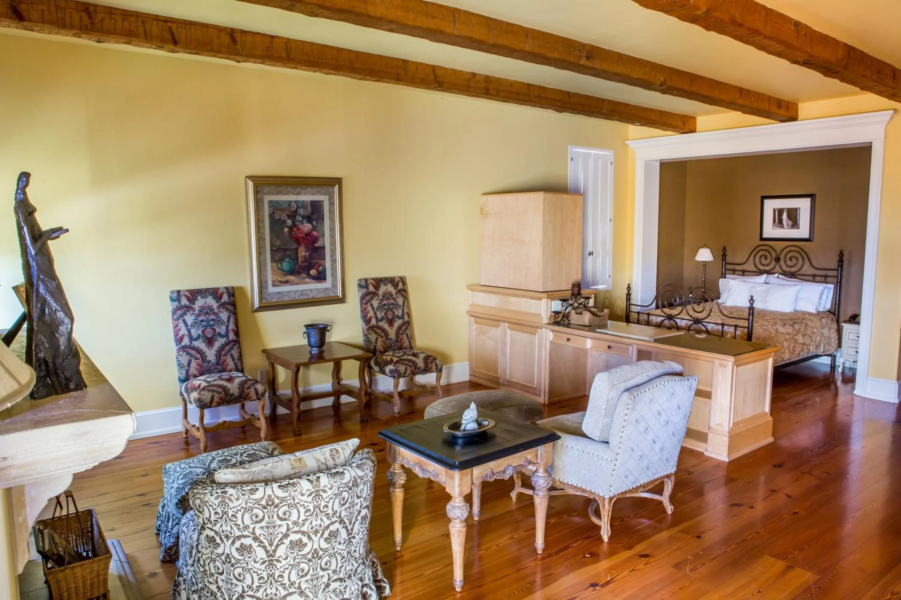 Bedroom in CaliPaso Winery & Villa