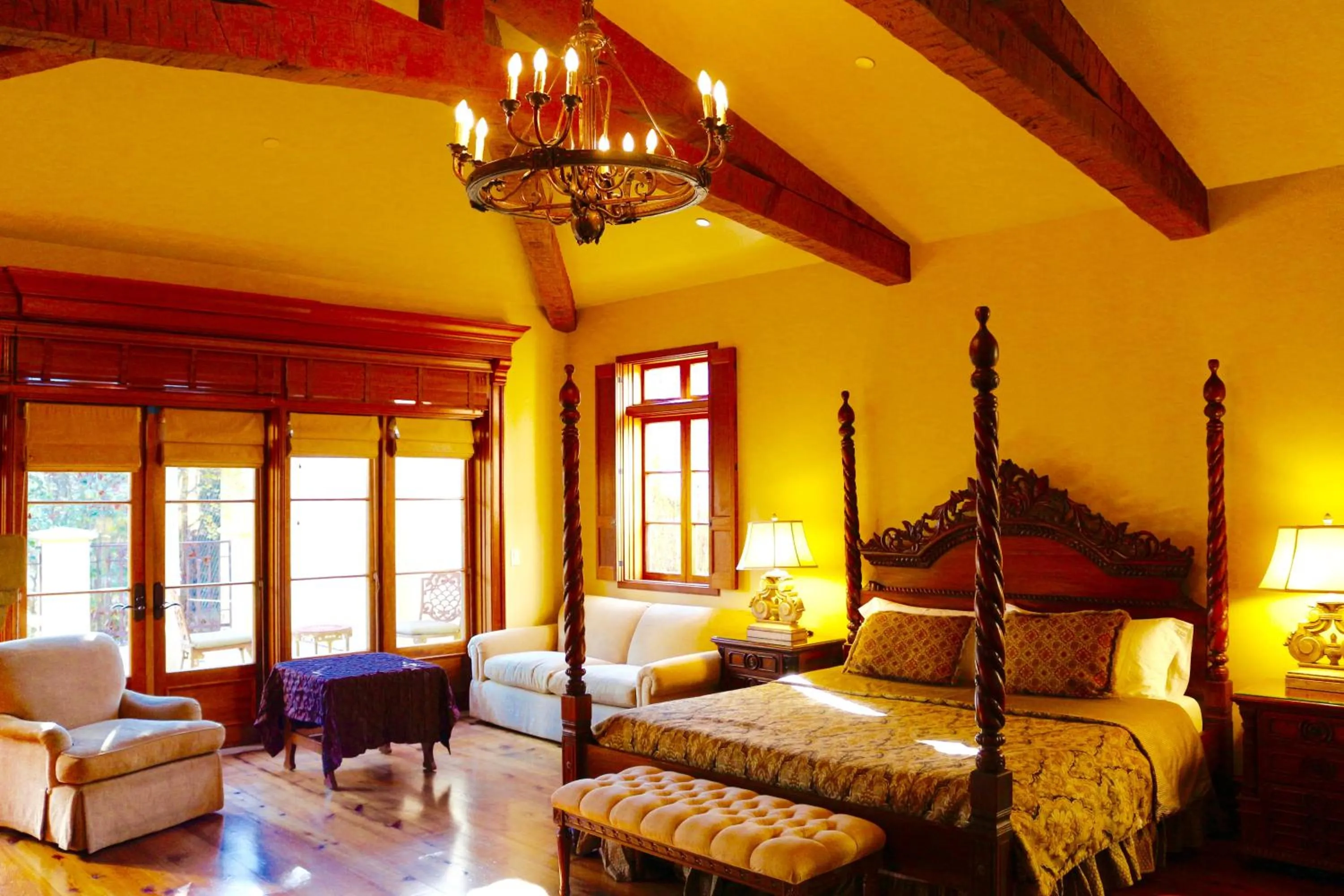 Bedroom, Bed in CaliPaso Winery & Villa