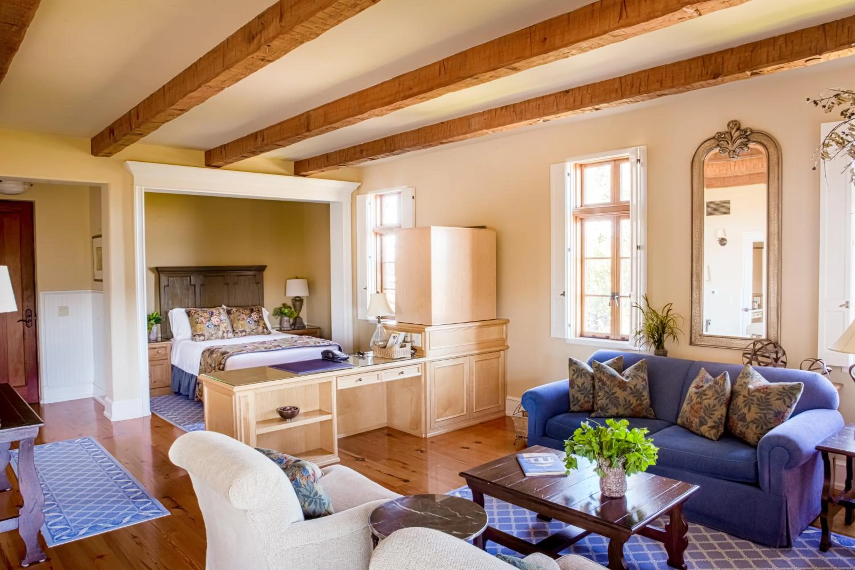 Bedroom, Bed in CaliPaso Winery & Villa