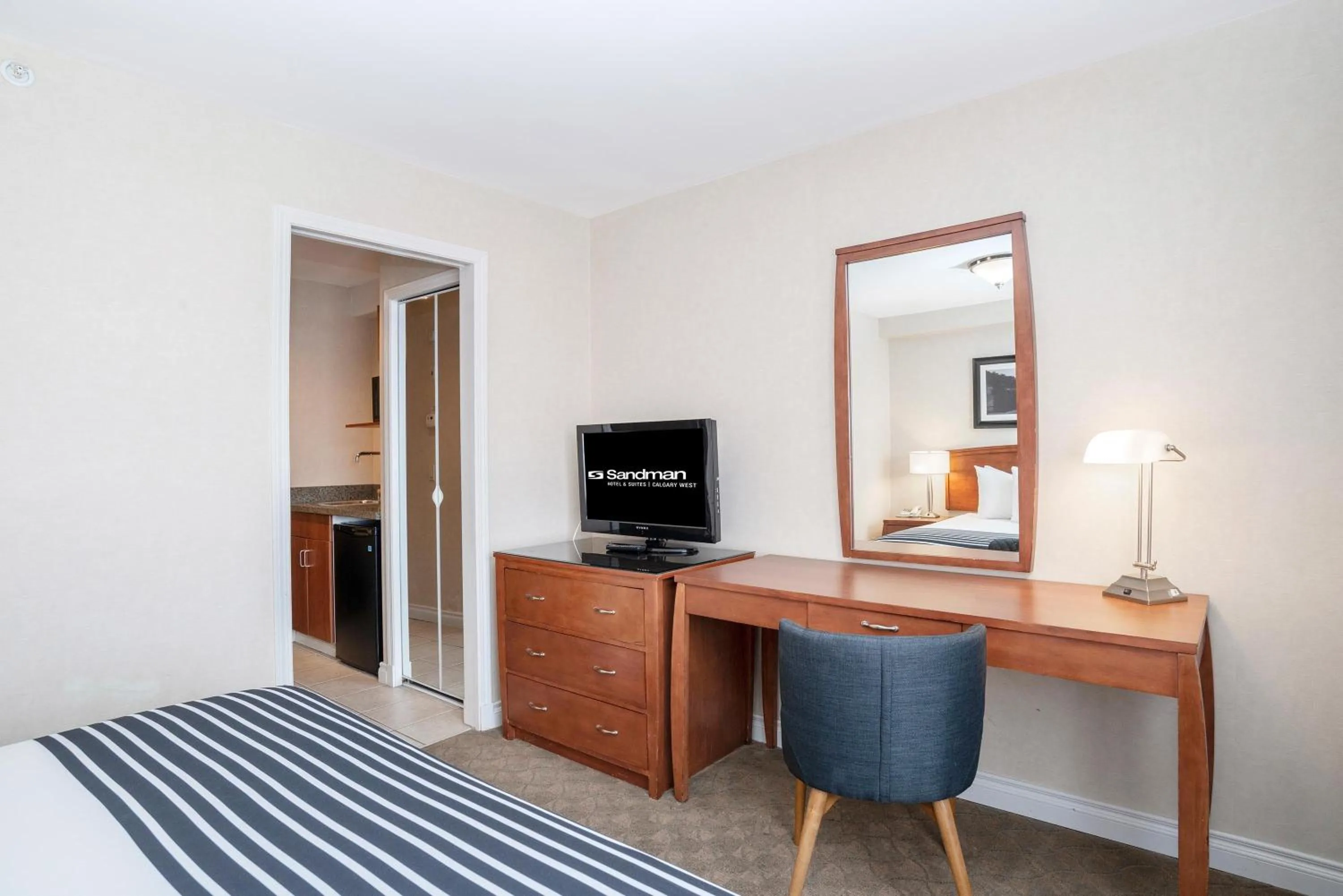 Bedroom in Sandman Hotel & Suites Calgary West