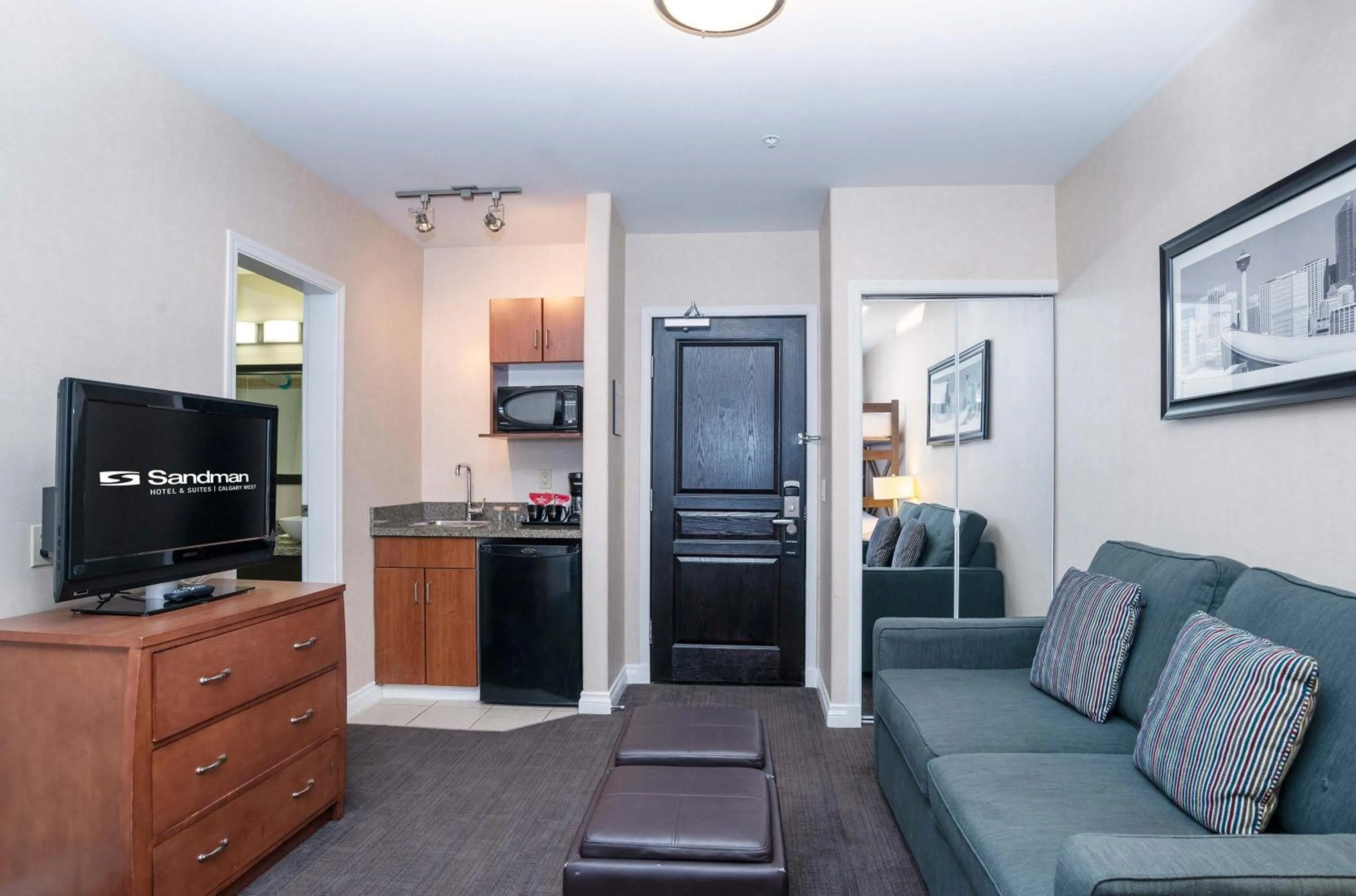 Bedroom in Sandman Hotel & Suites Calgary West