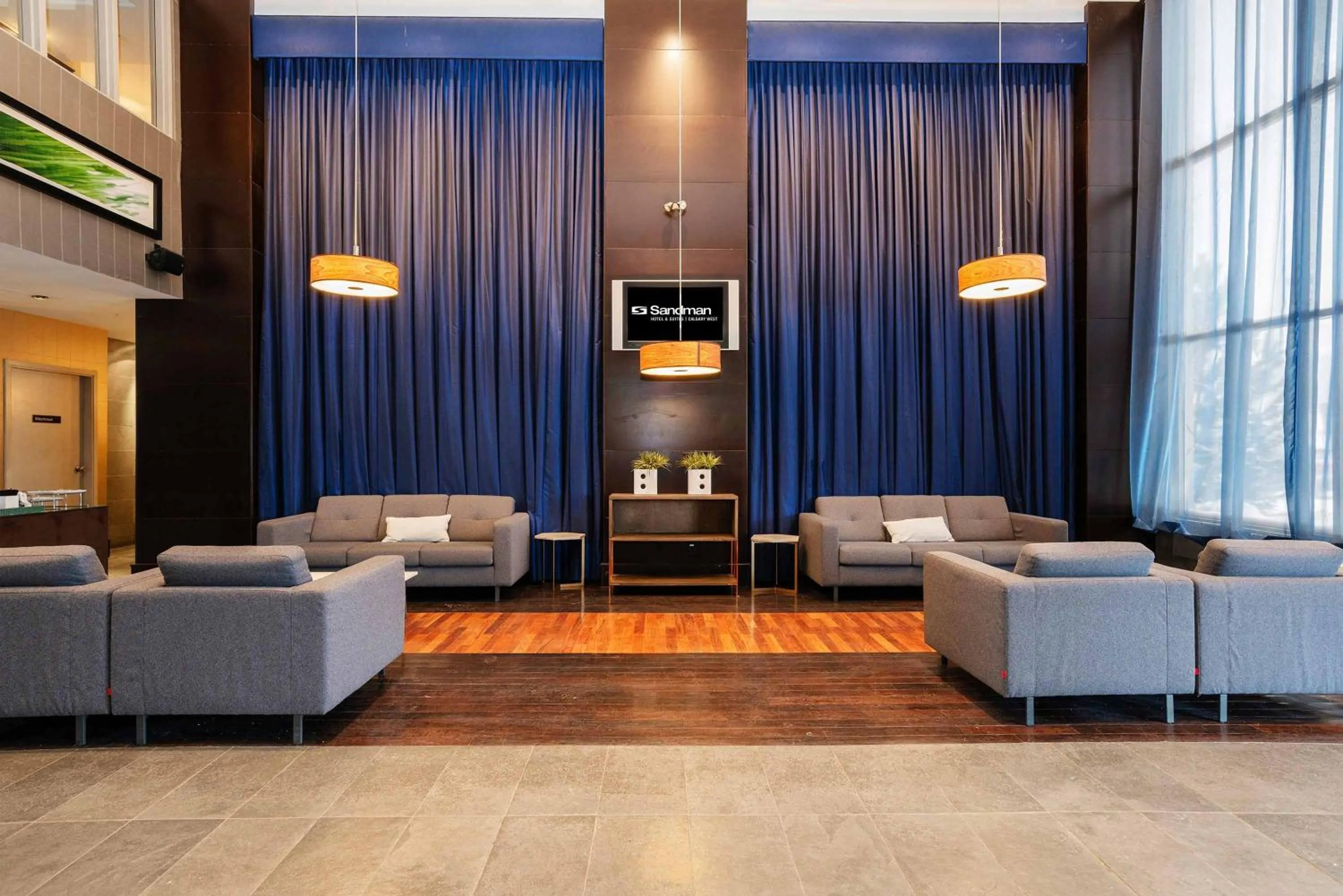 Lobby or reception in Sandman Hotel & Suites Calgary West