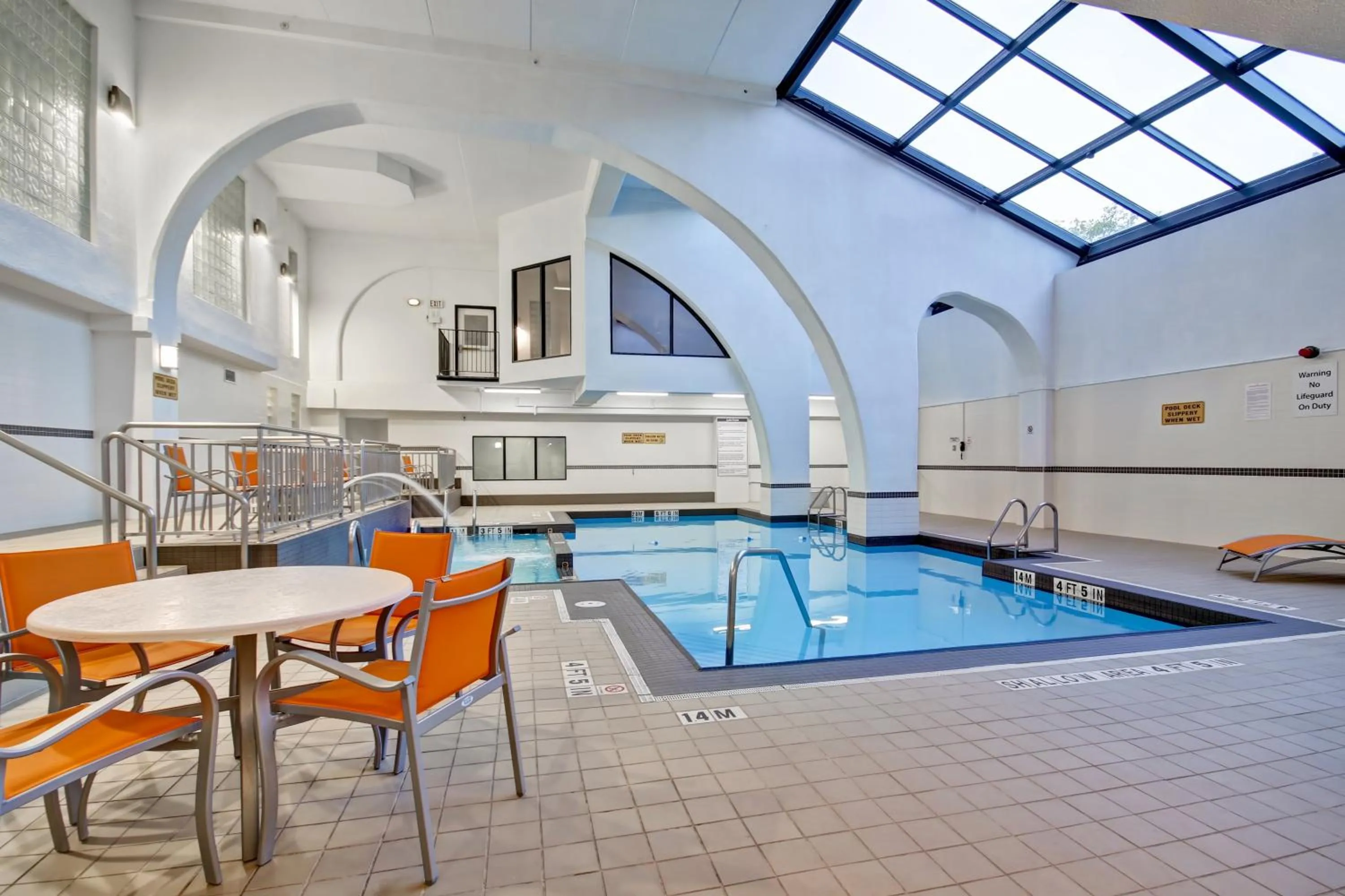 Swimming pool in Holiday Inn Windsor - Ambassador Bridge by IHG