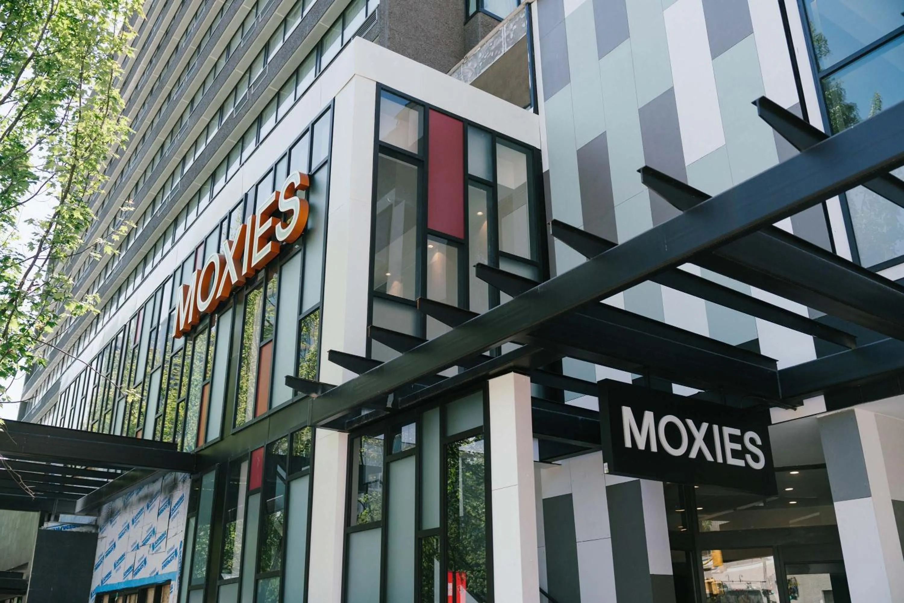 Restaurant/places to eat in Sandman Hotel Vancouver Downtown