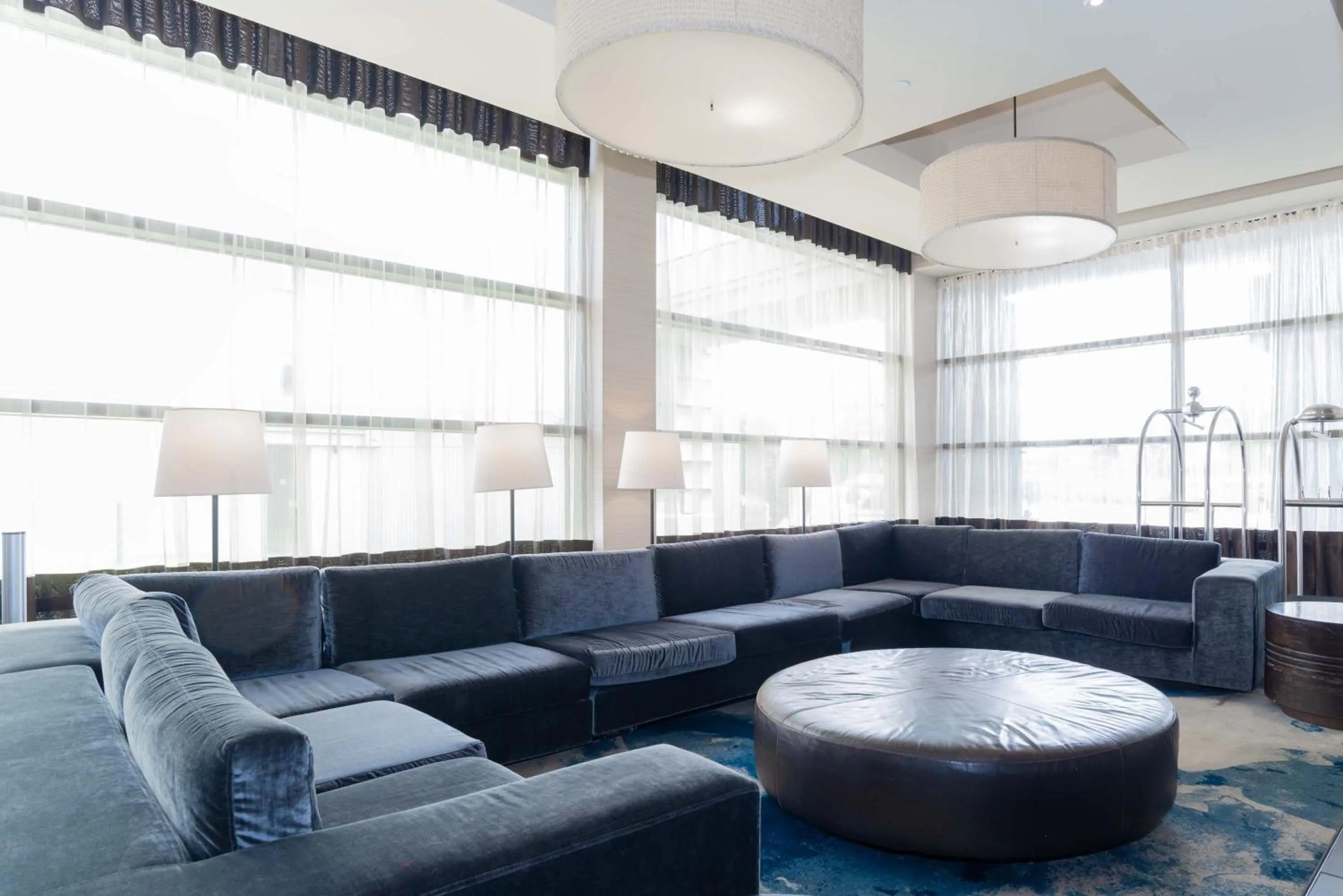 Lobby or reception in Sandman Signature Vancouver Airport Hotel & Resort