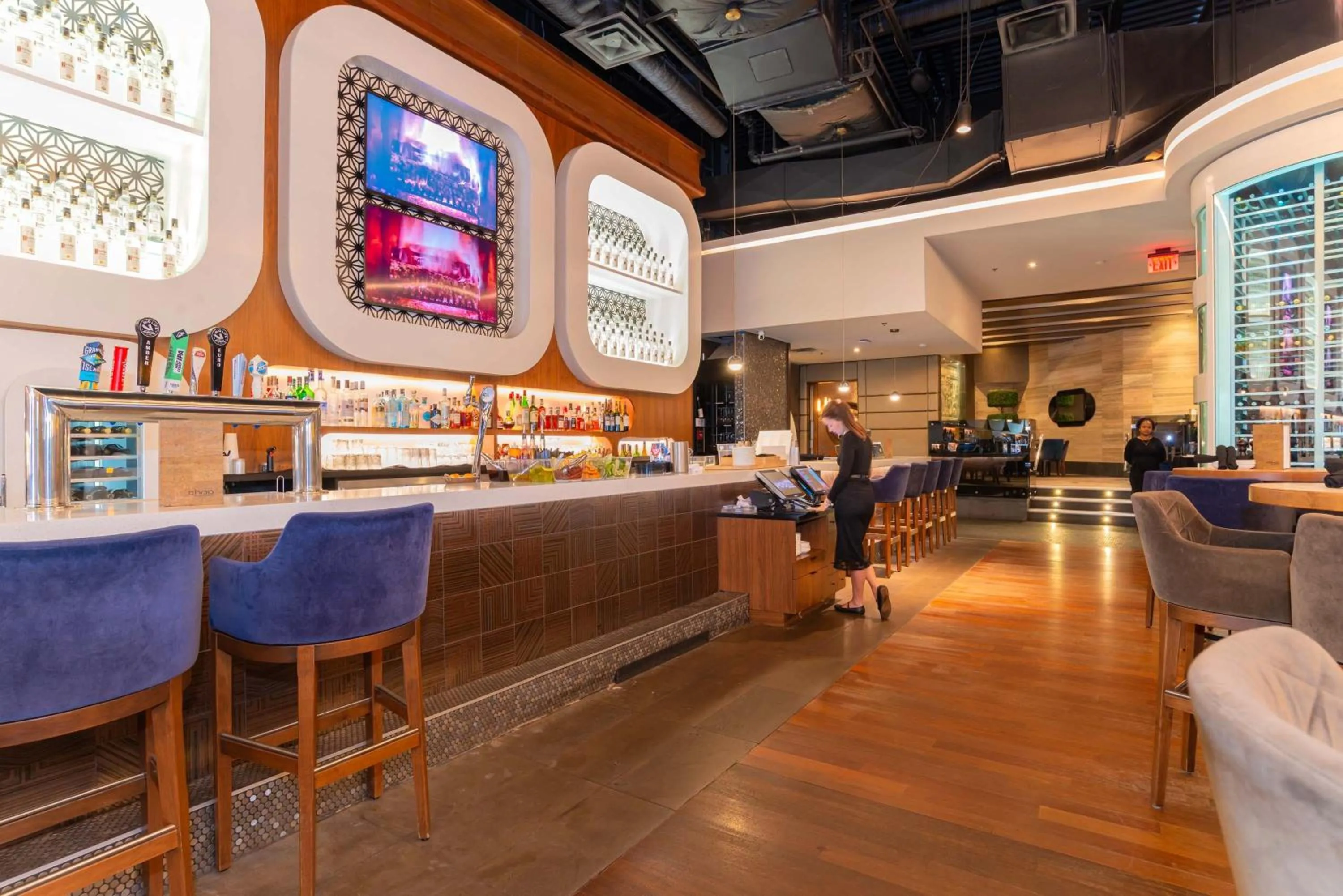 Restaurant/places to eat in Sandman Signature Vancouver Airport Hotel & Resort