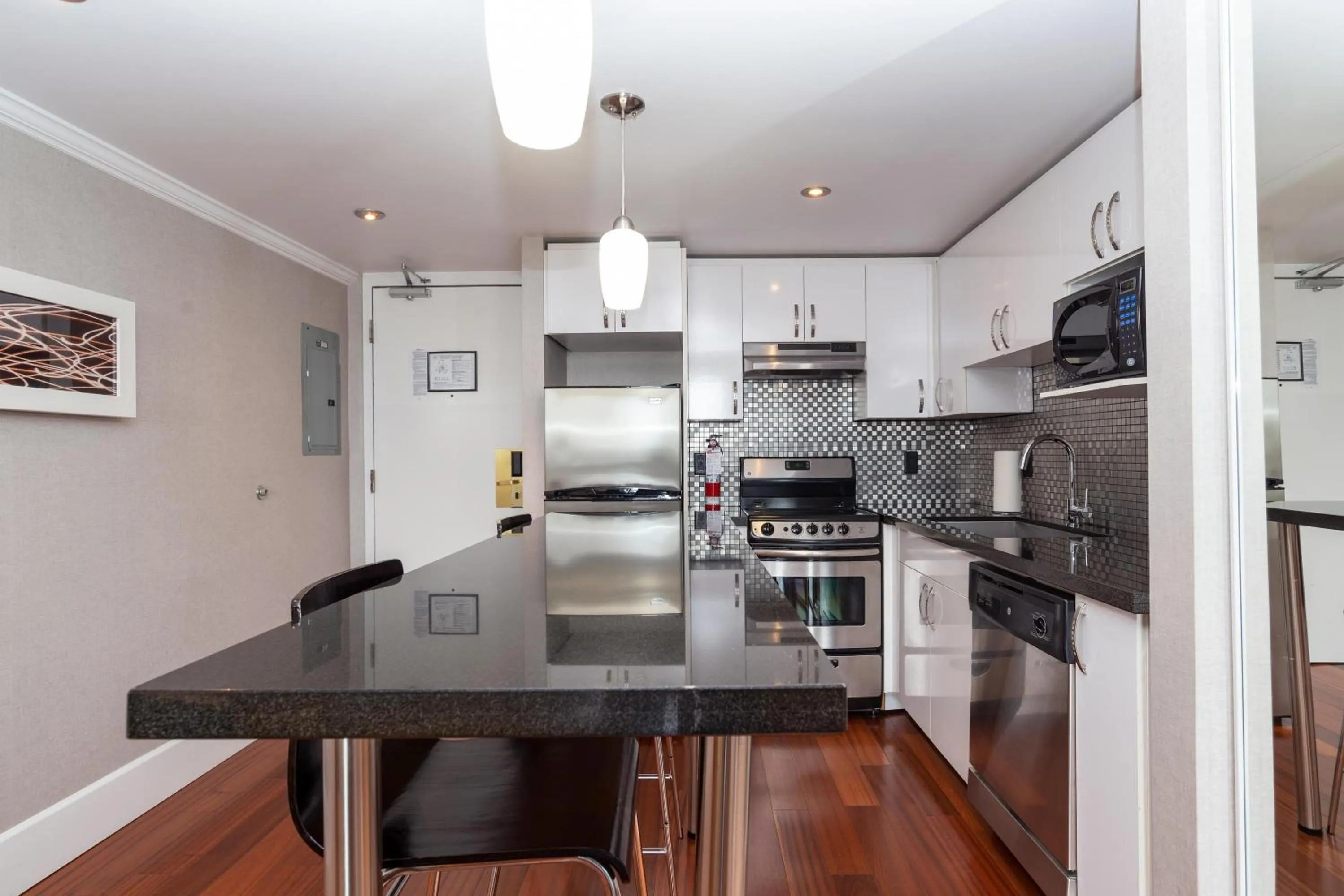 Kitchen or kitchenette in Sandman Signature Vancouver Airport Hotel & Resort