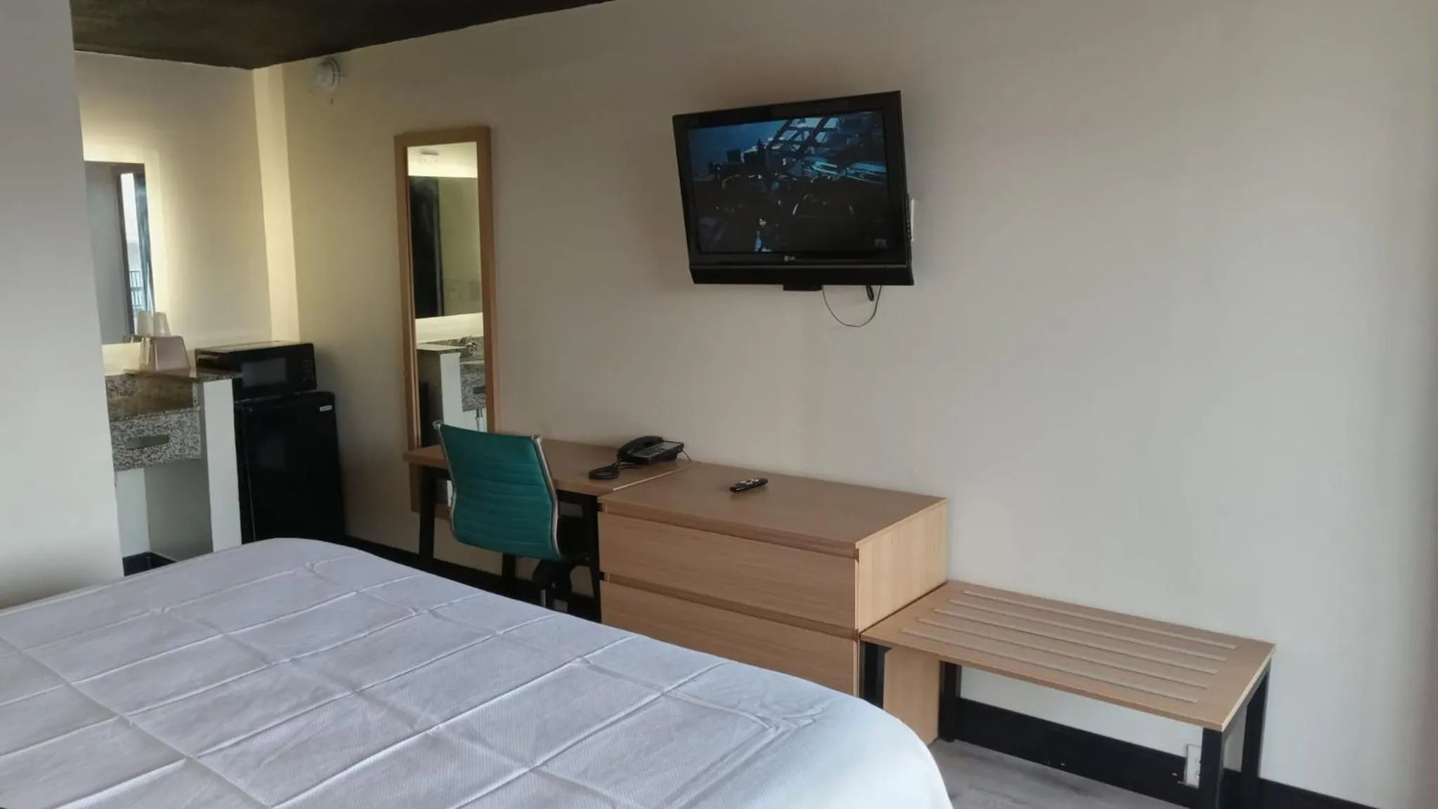 TV and multimedia, Bed in Ocean View Inn