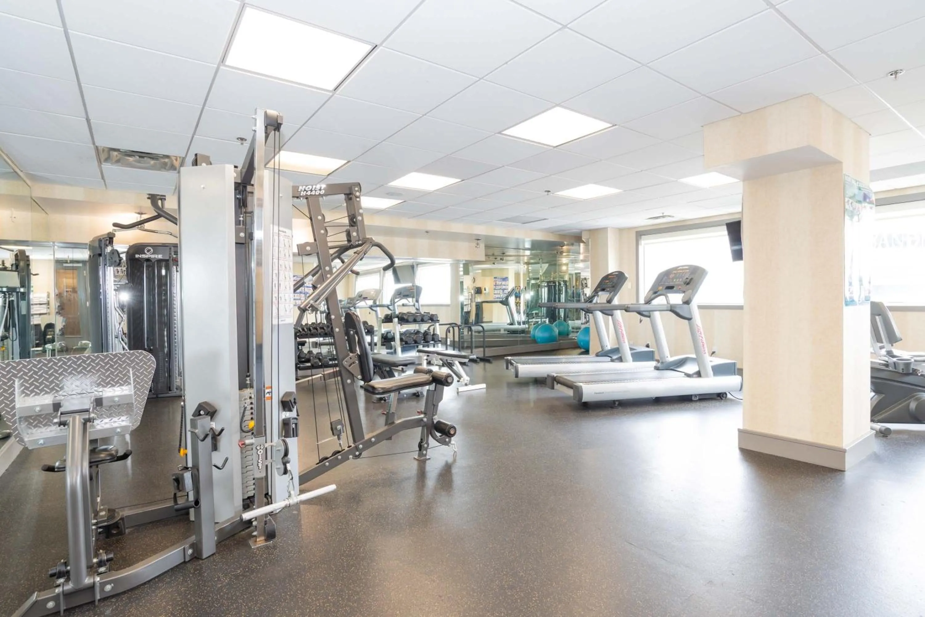 Fitness centre/facilities in Sandman Signature Toronto Airport Hotel