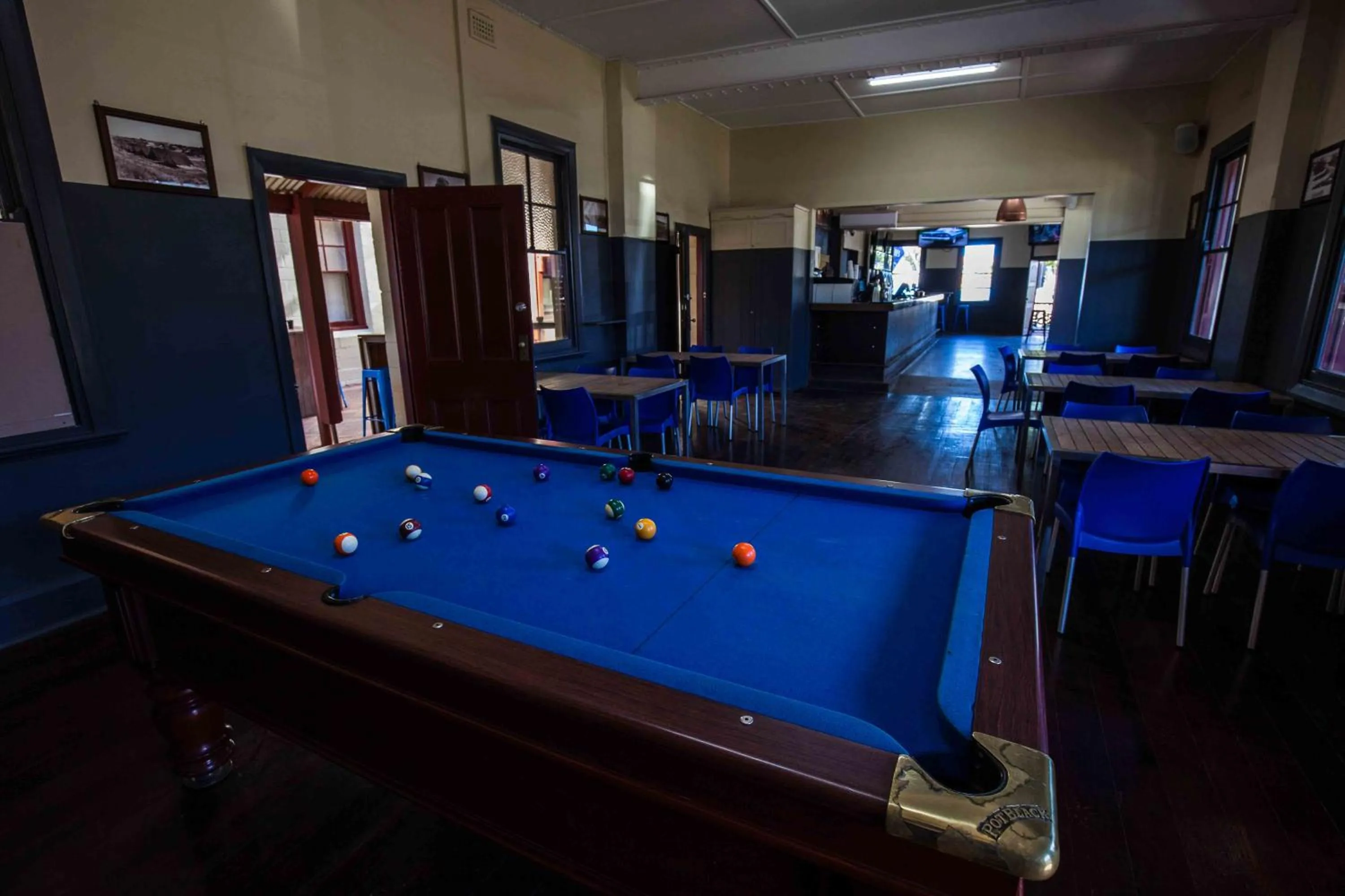 Billiard in Beadon Bay Hotel