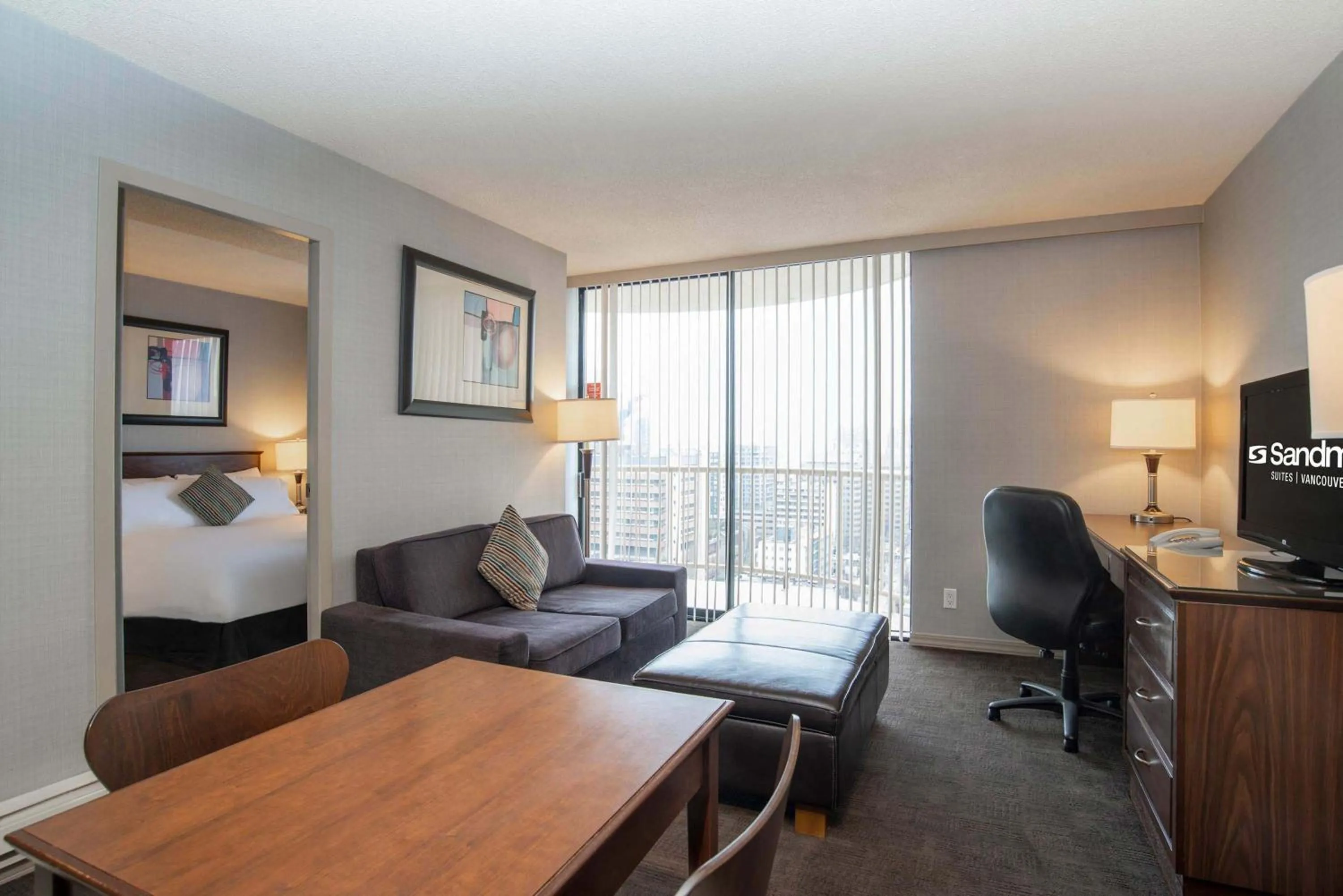 Photo of the whole room in Sandman Suites Vancouver on Davie