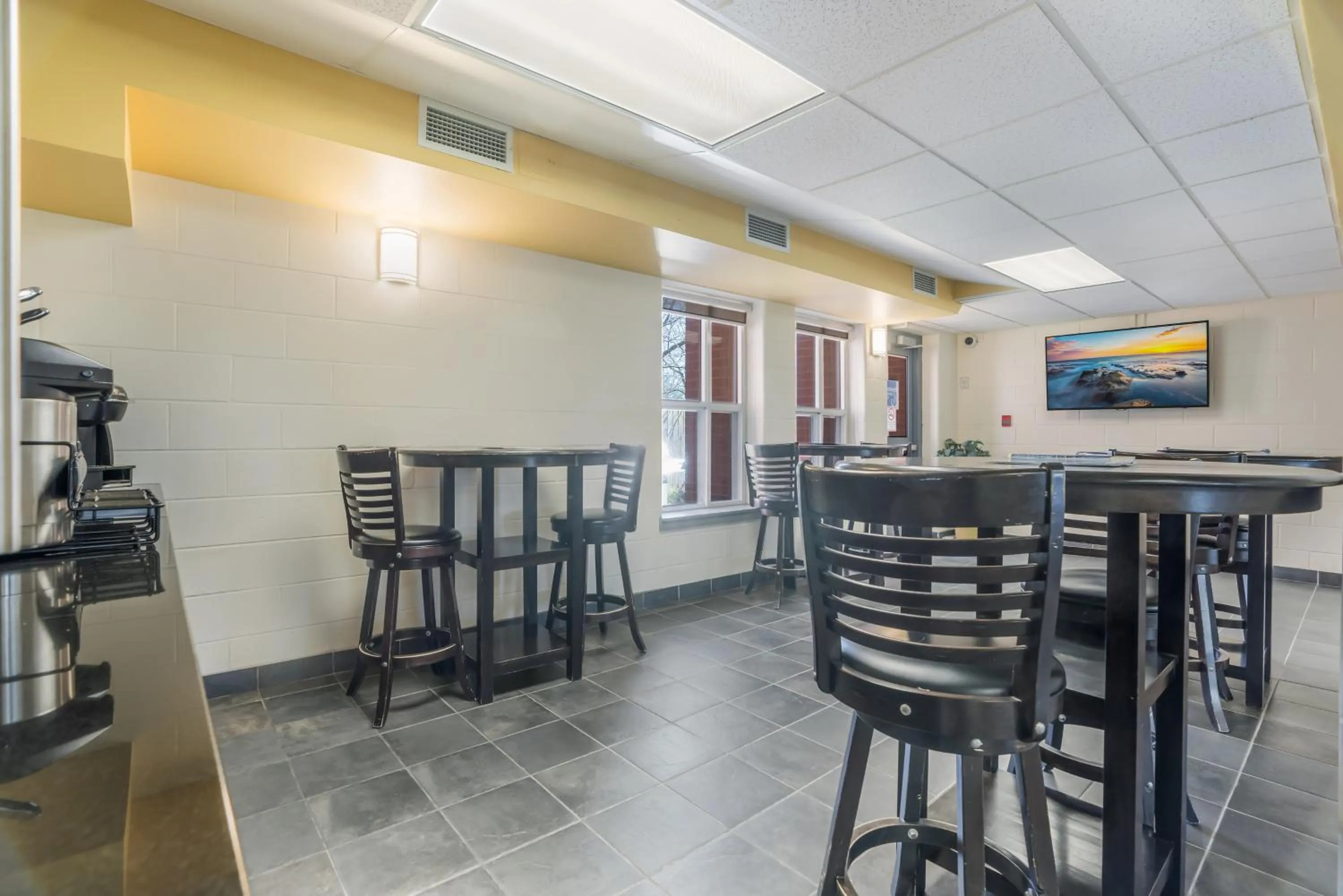 Coffee/tea facilities in Residence & Conference Centre - Welland