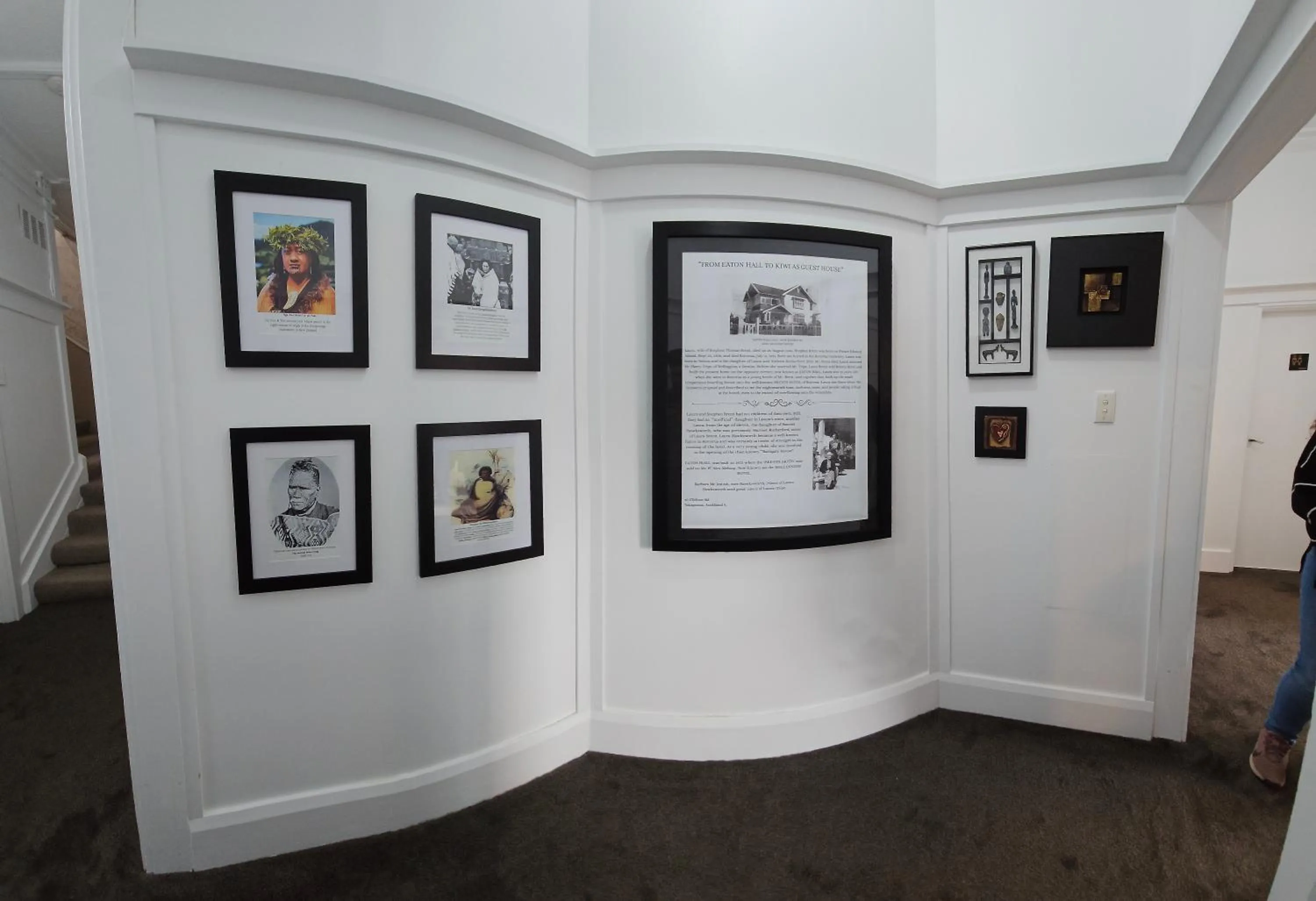 Decorative detail in Kiwi As Guest House