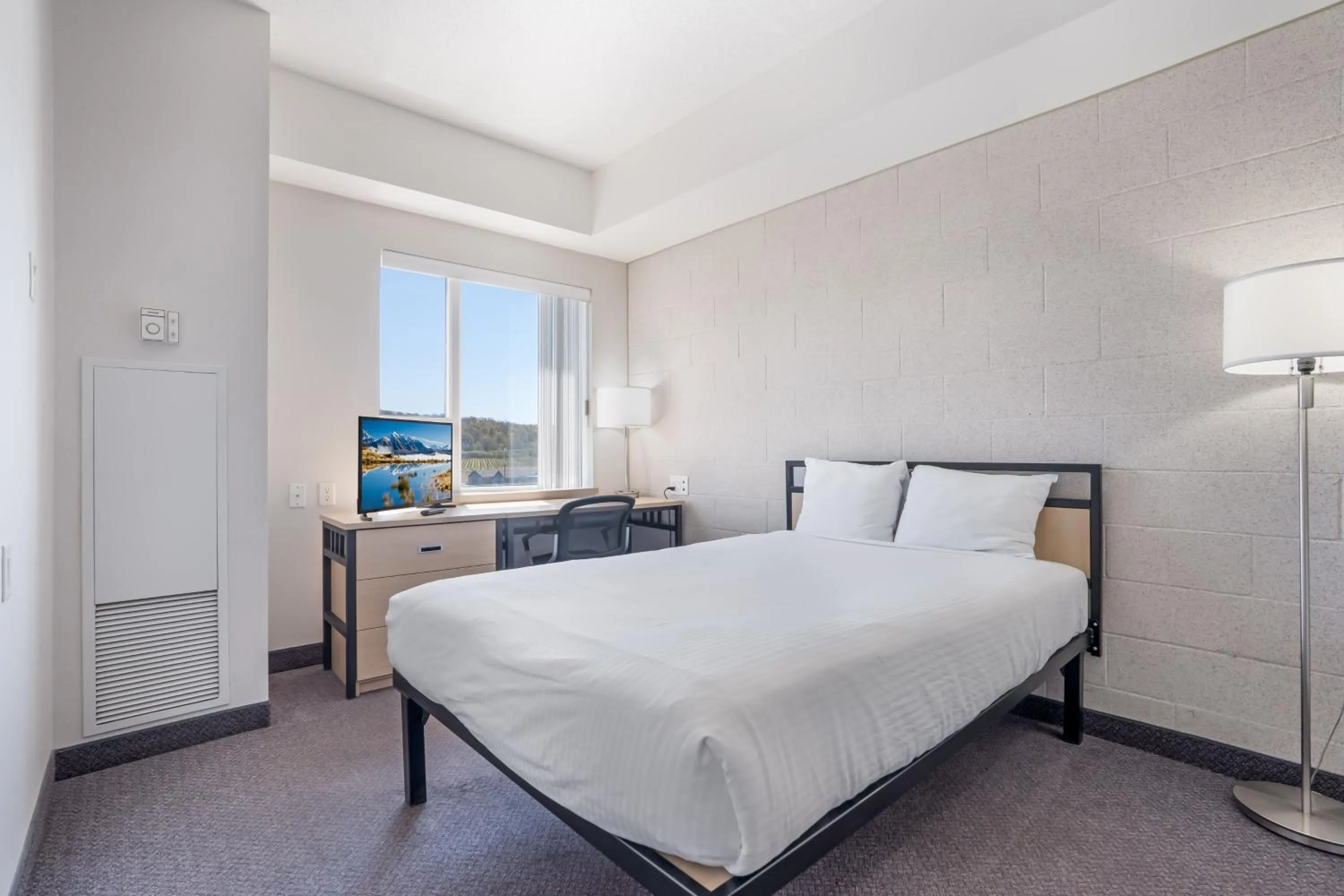 Photo of the whole room, Bed in Residence & Conference Centre - Niagara-on-the-Lake