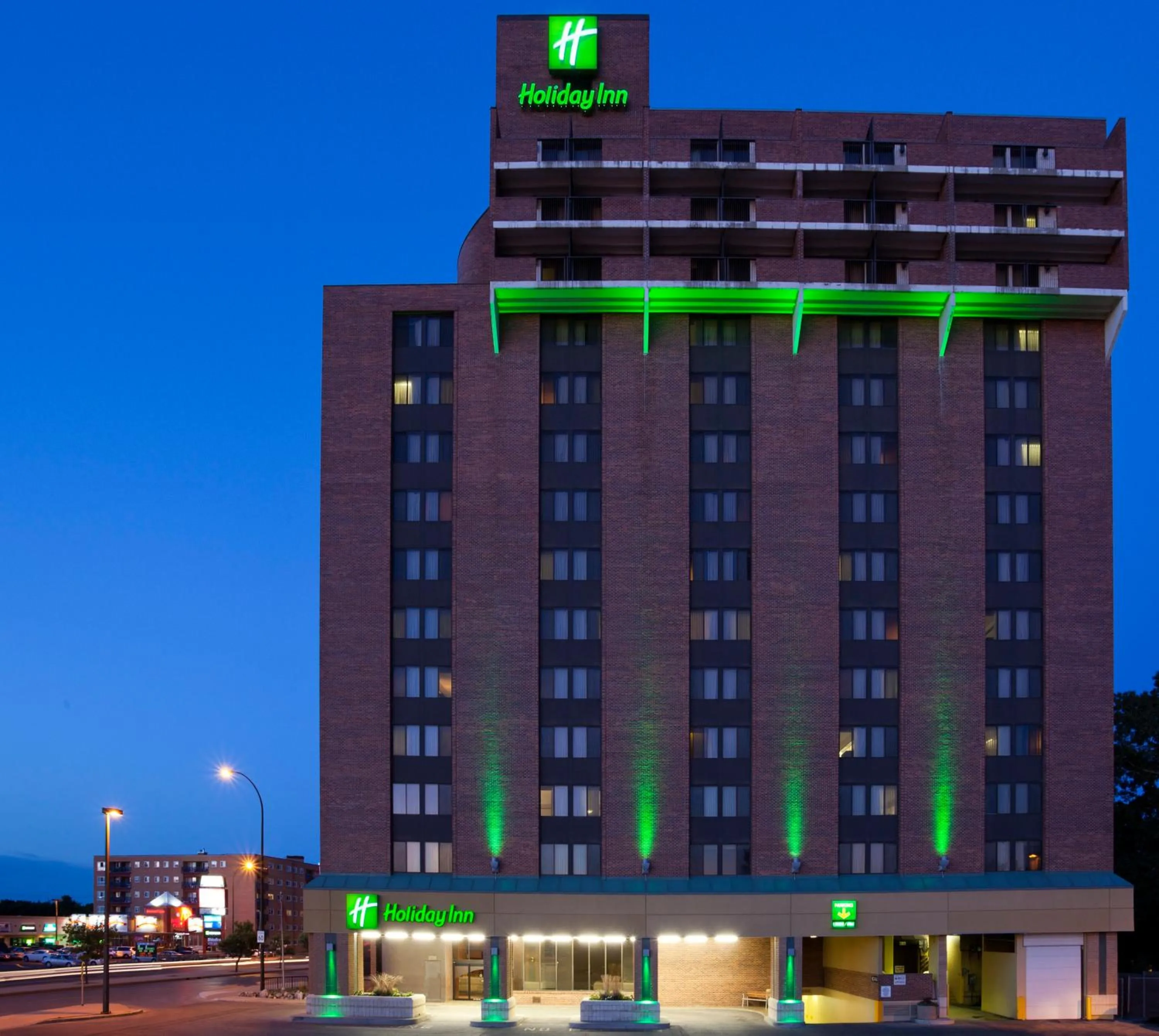 Property building in Holiday Inn Winnipeg - Airport West, an IHG Hotel
