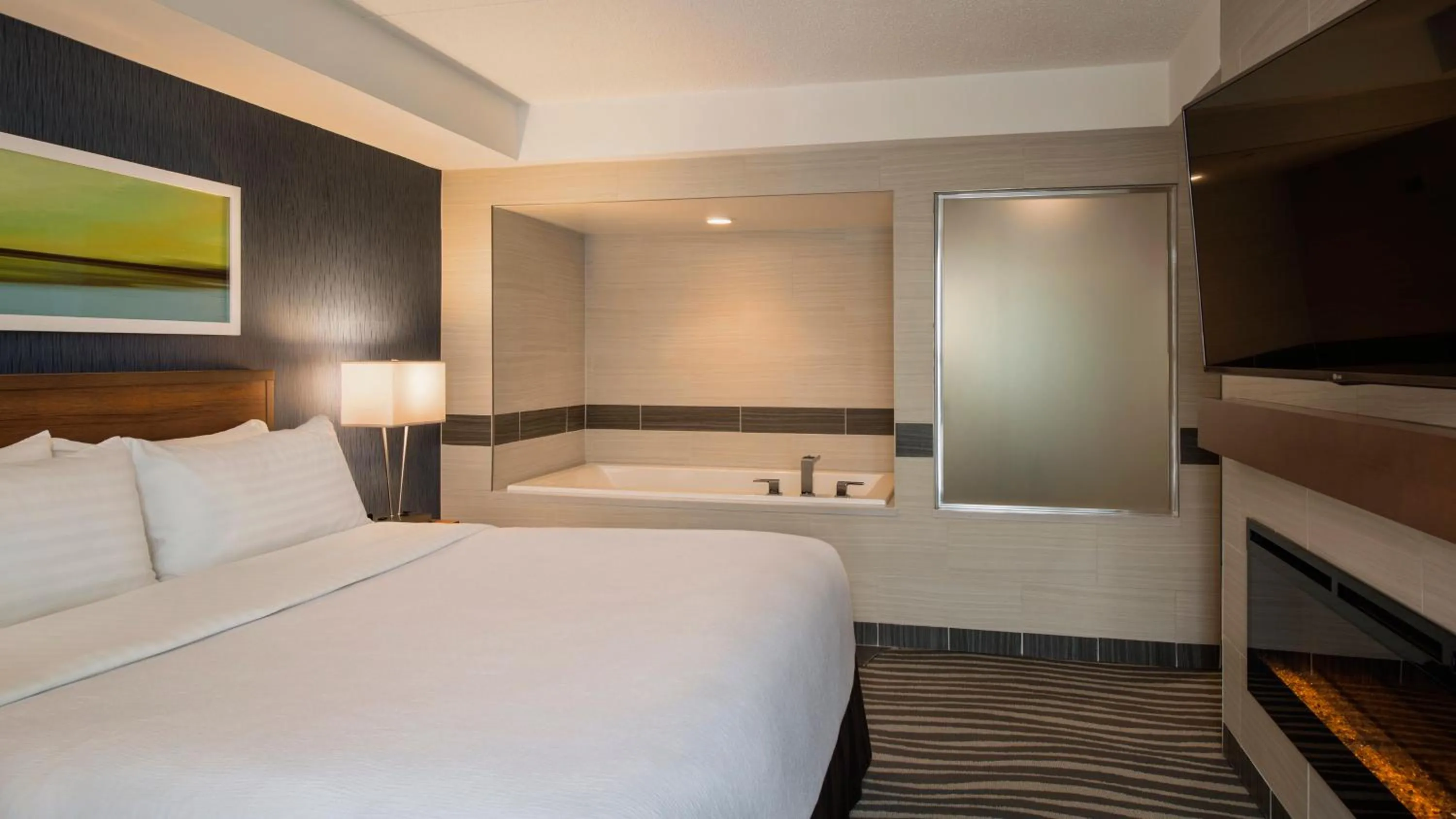 Photo of the whole room, Bed in Holiday Inn Winnipeg - Airport West, an IHG Hotel