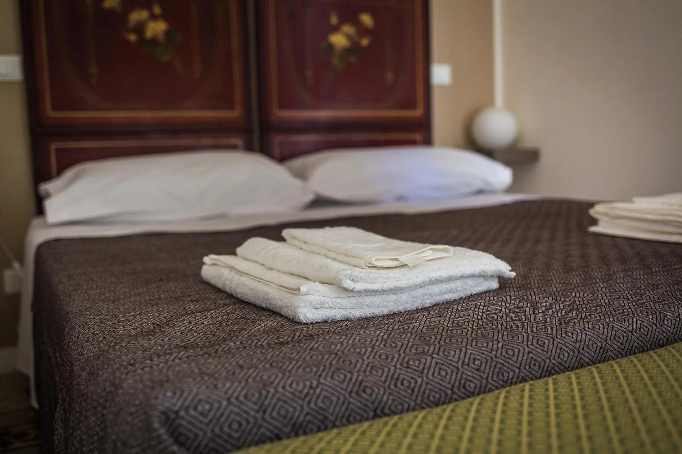 Bedroom, Bed in Liberty Suites