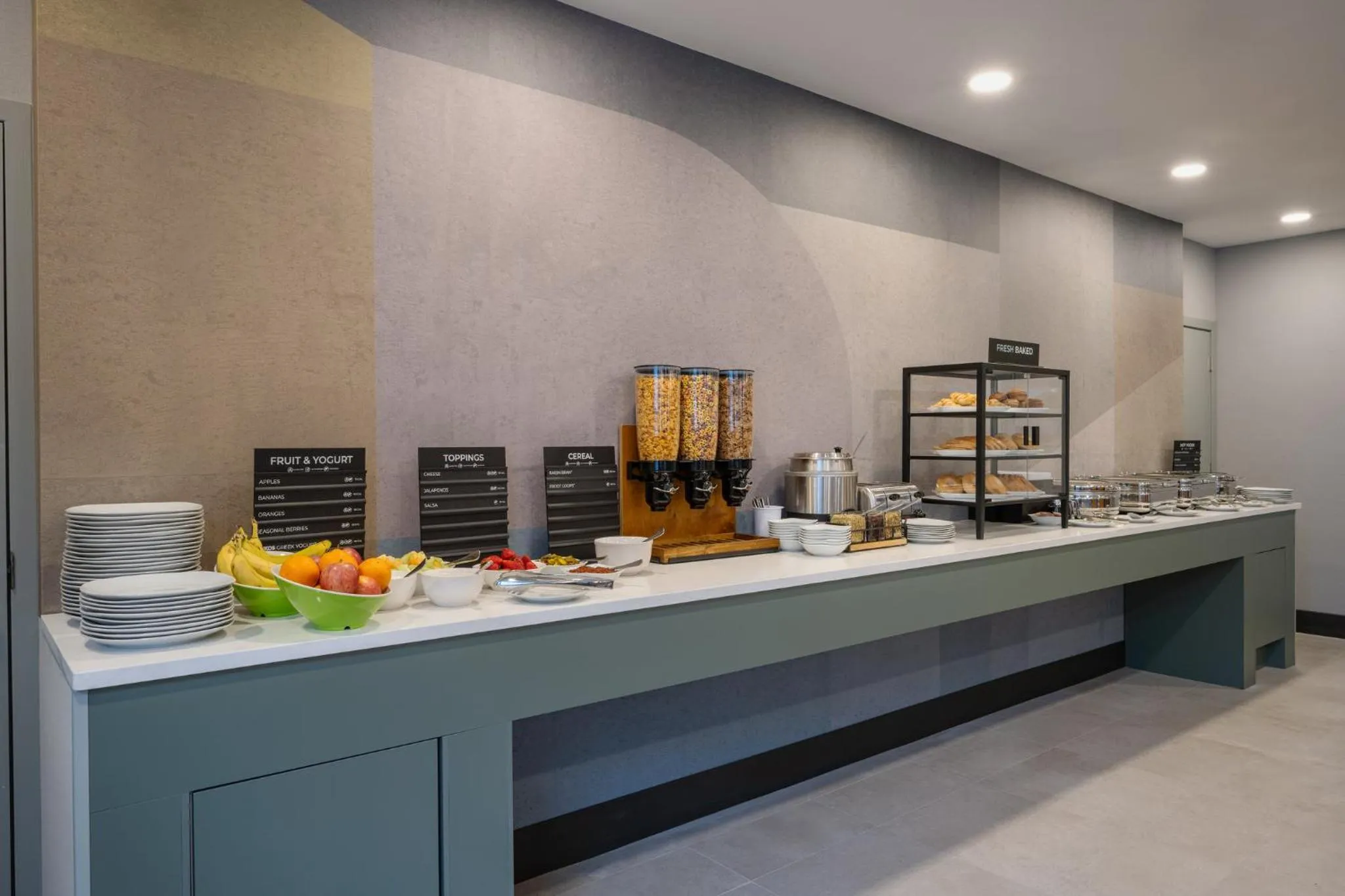 Restaurant/places to eat in Holiday Inn & Suites Winnipeg Downtown by IHG