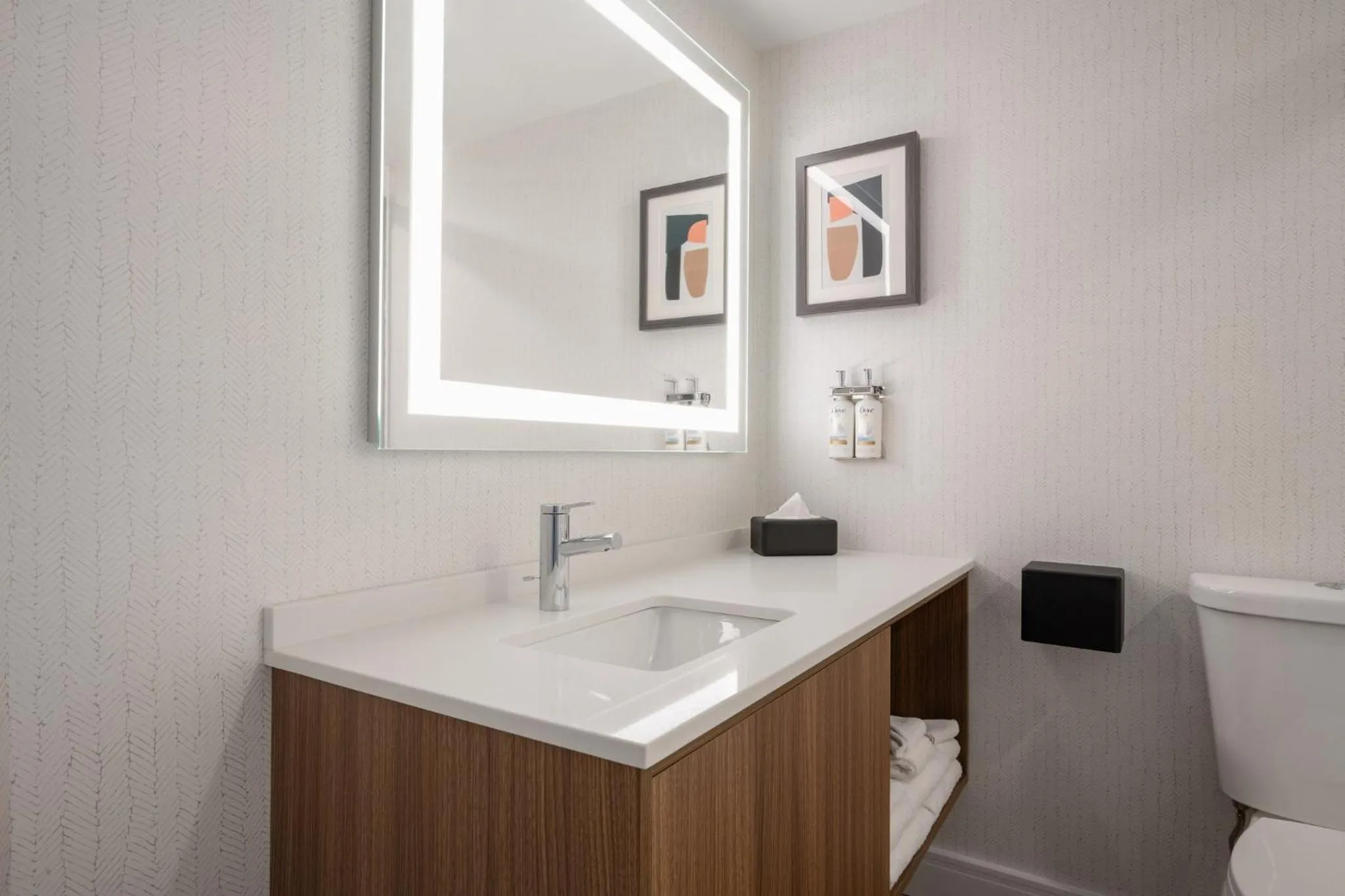 Photo of the whole room in Holiday Inn & Suites Winnipeg Downtown by IHG