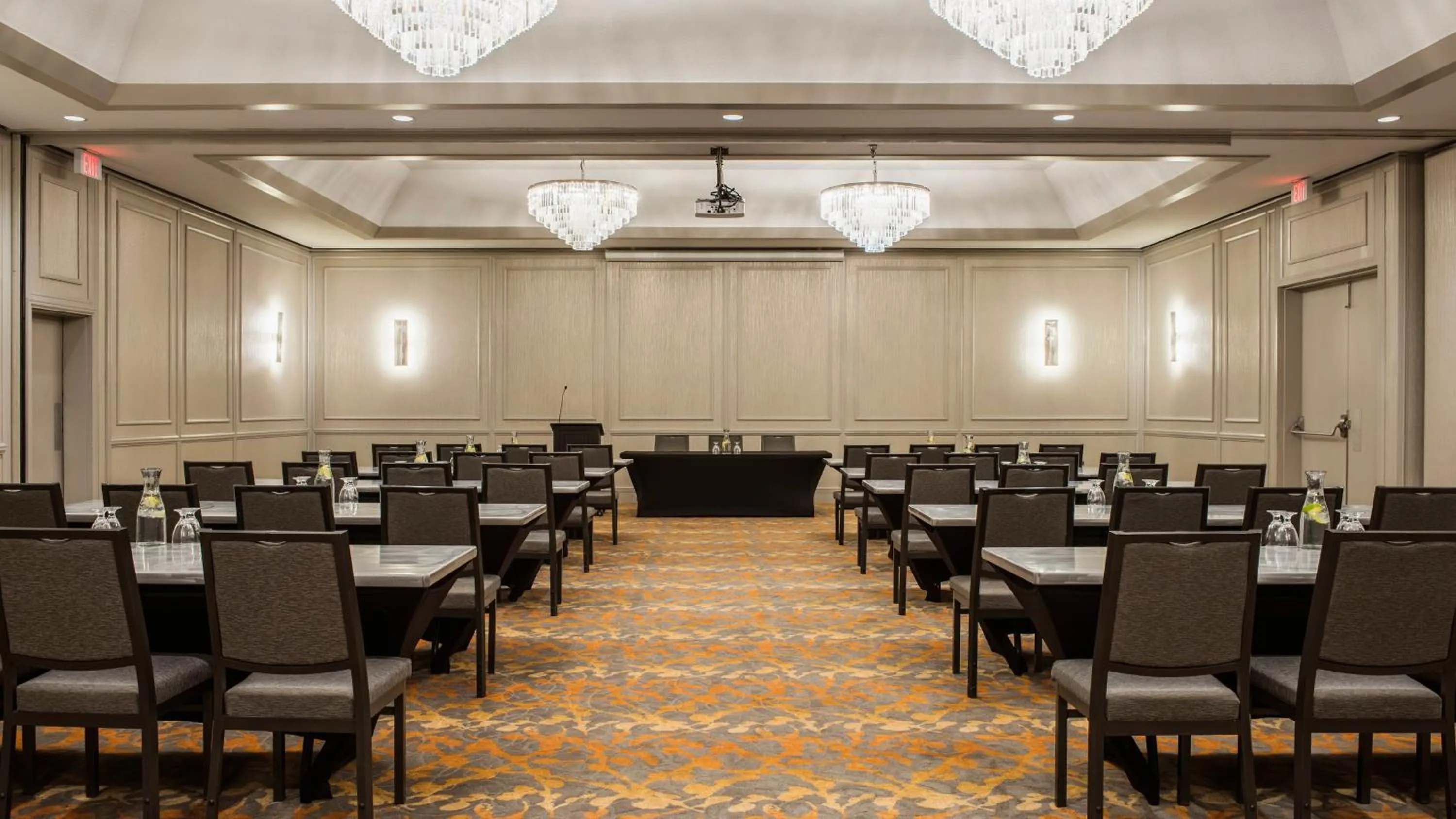 Meeting/conference room in Holiday Inn Winnipeg-South by IHG