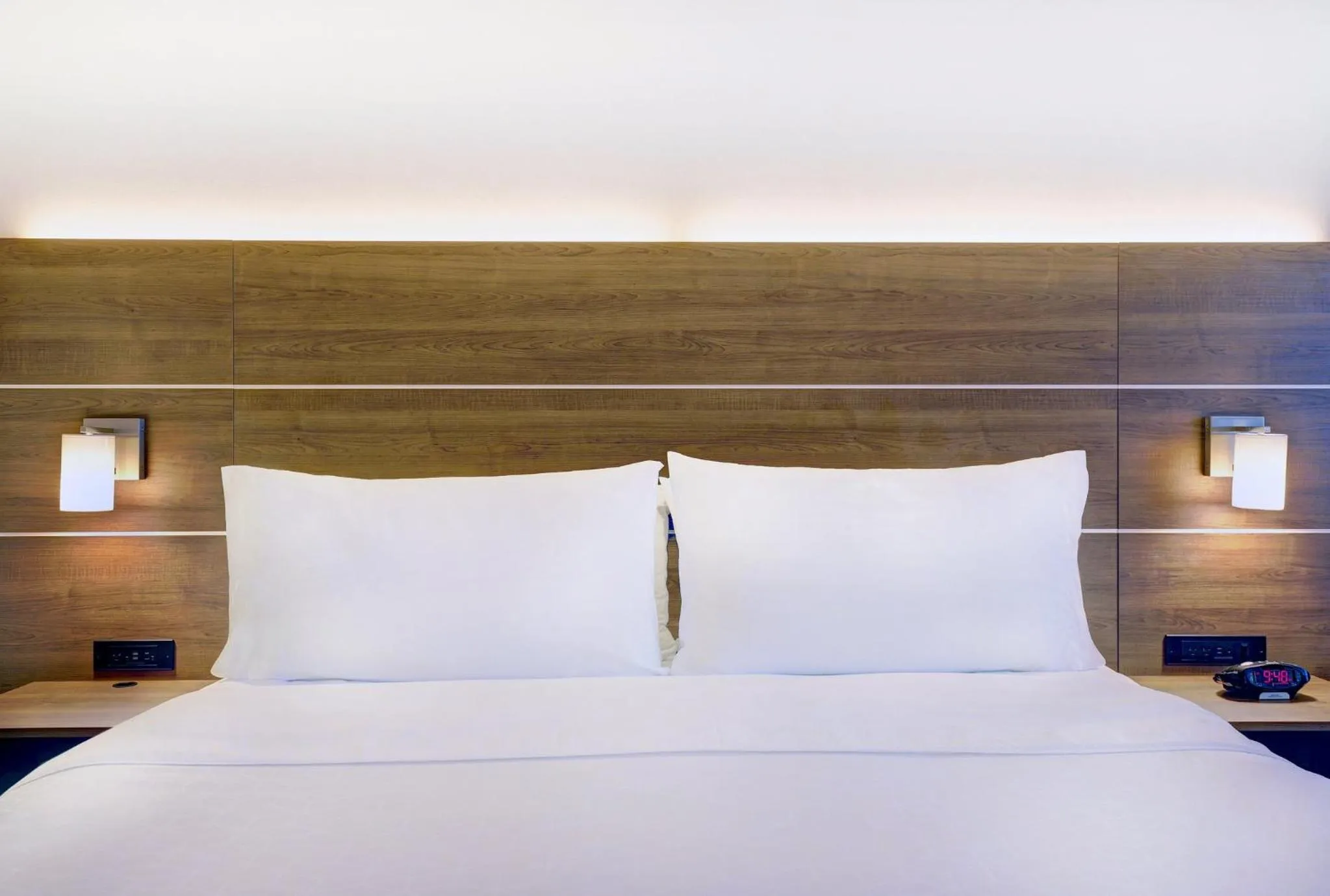 Photo of the whole room, Bed in Holiday Inn Express Whitby Oshawa by IHG