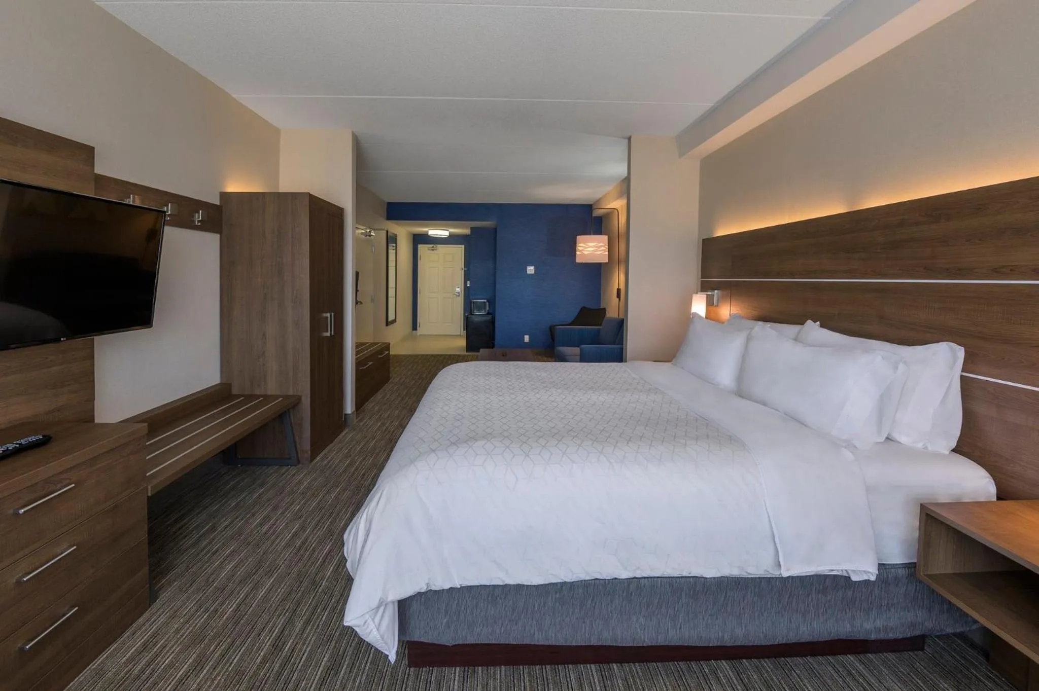Photo of the whole room, Bed in Holiday Inn Express Hotel & Suites North Bay by IHG