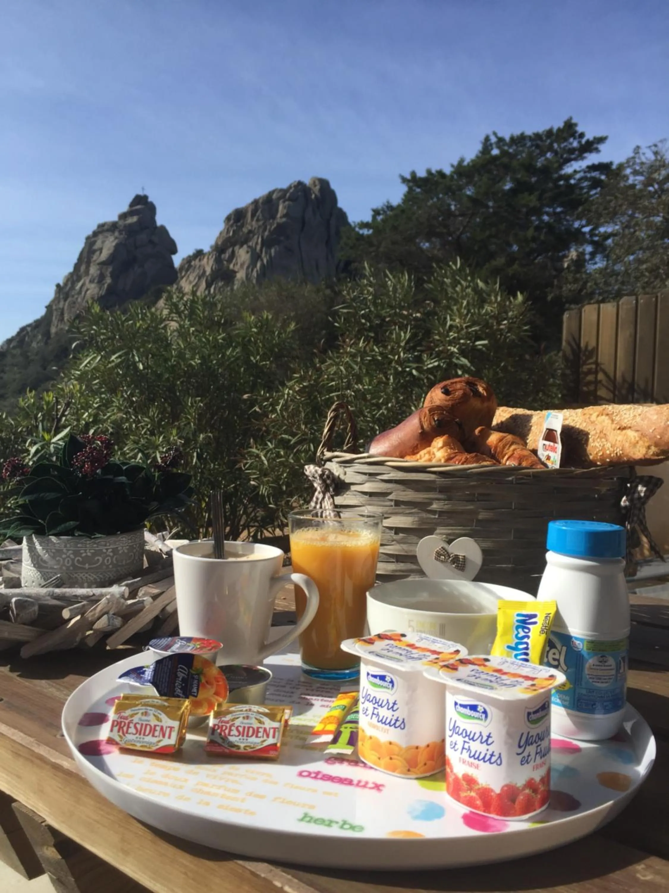 Breakfast in A Santa Trinita