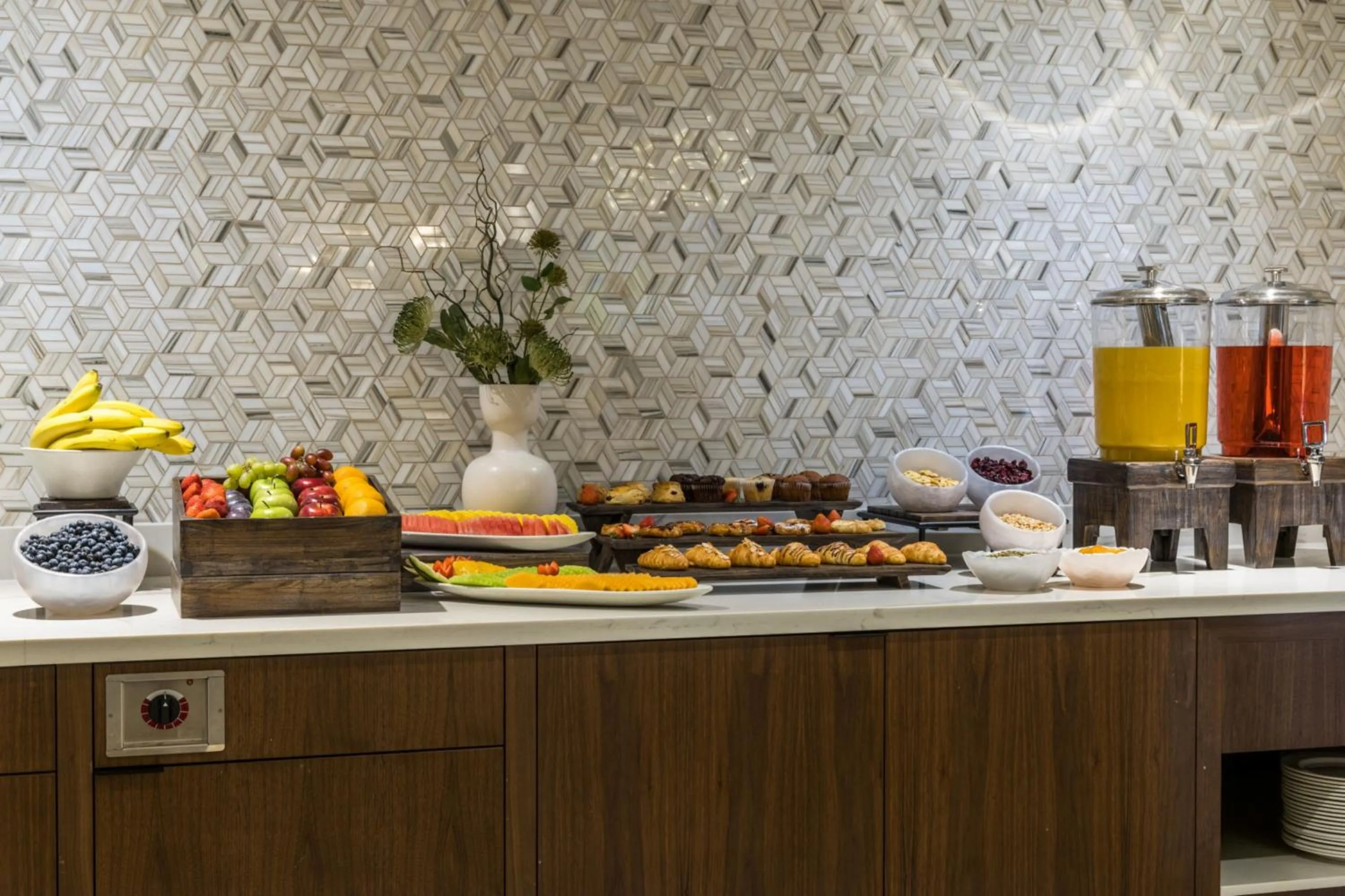 Breakfast in Crowne Plaza Toronto Airport by IHG