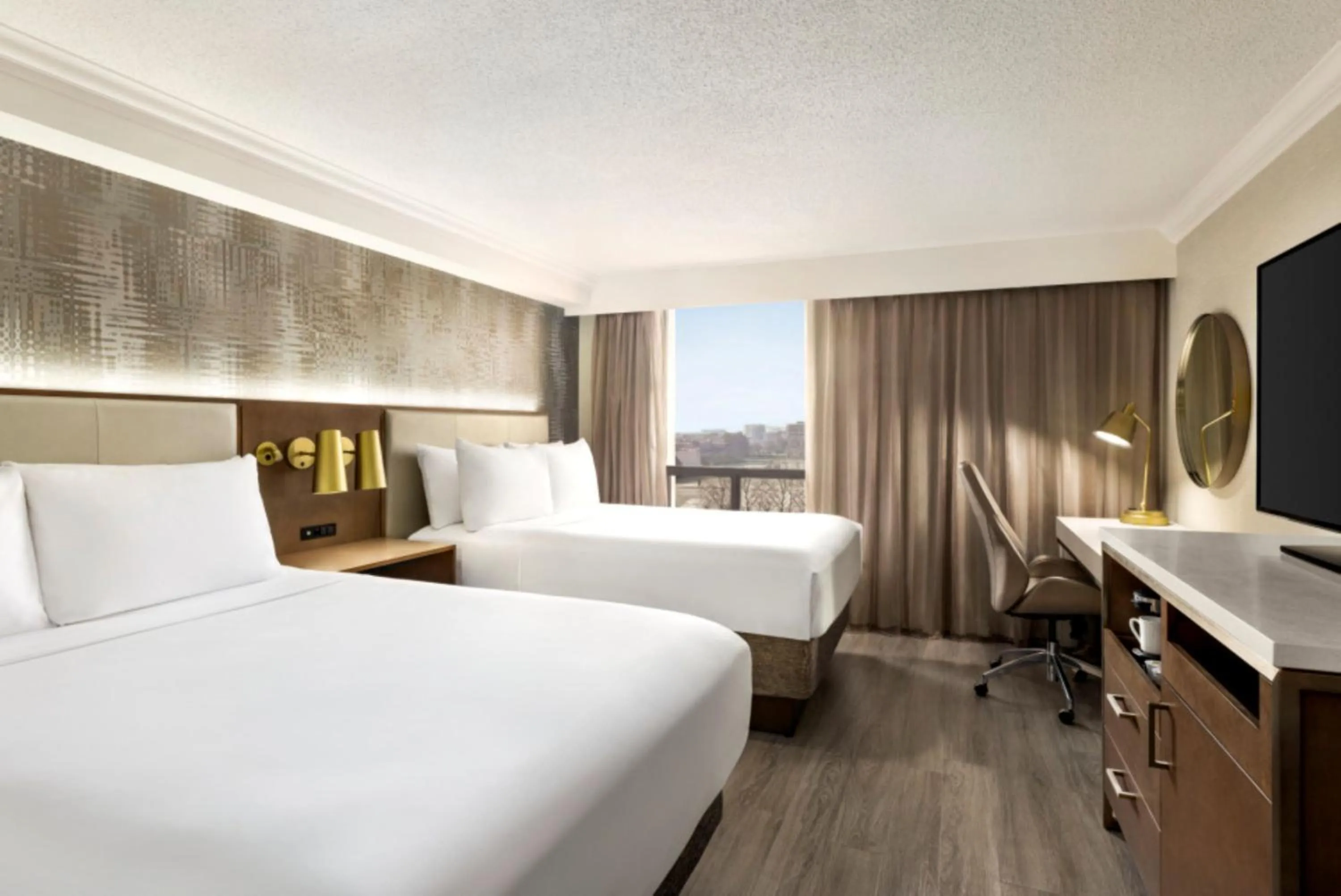 Photo of the whole room, Bed in Crowne Plaza Toronto Airport by IHG