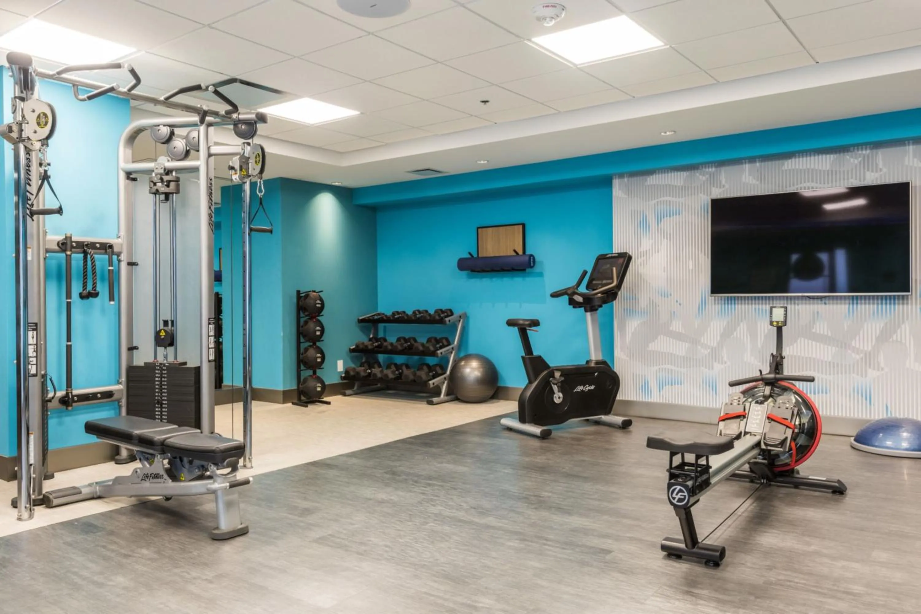 Fitness centre/facilities in Crowne Plaza Toronto Airport by IHG