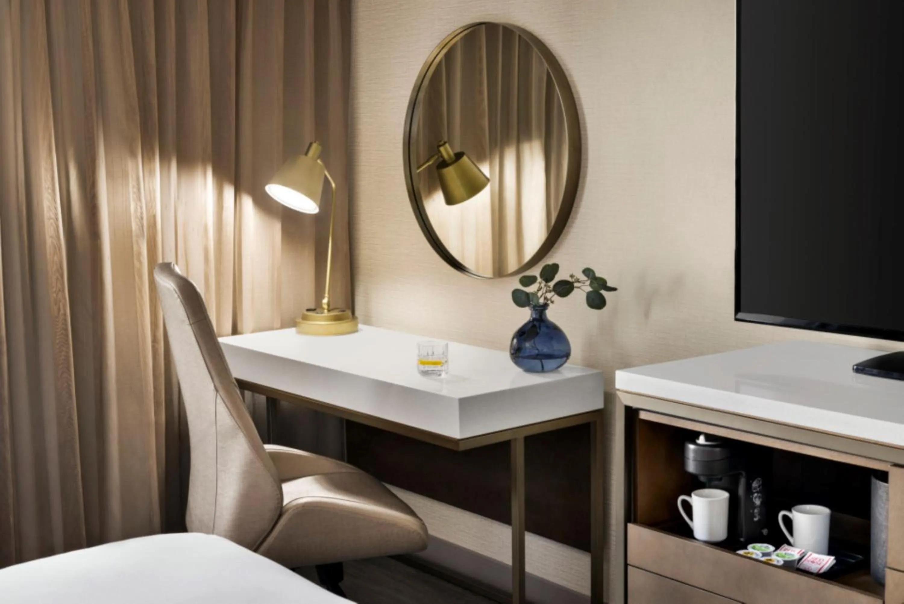 Photo of the whole room in Crowne Plaza Toronto Airport by IHG