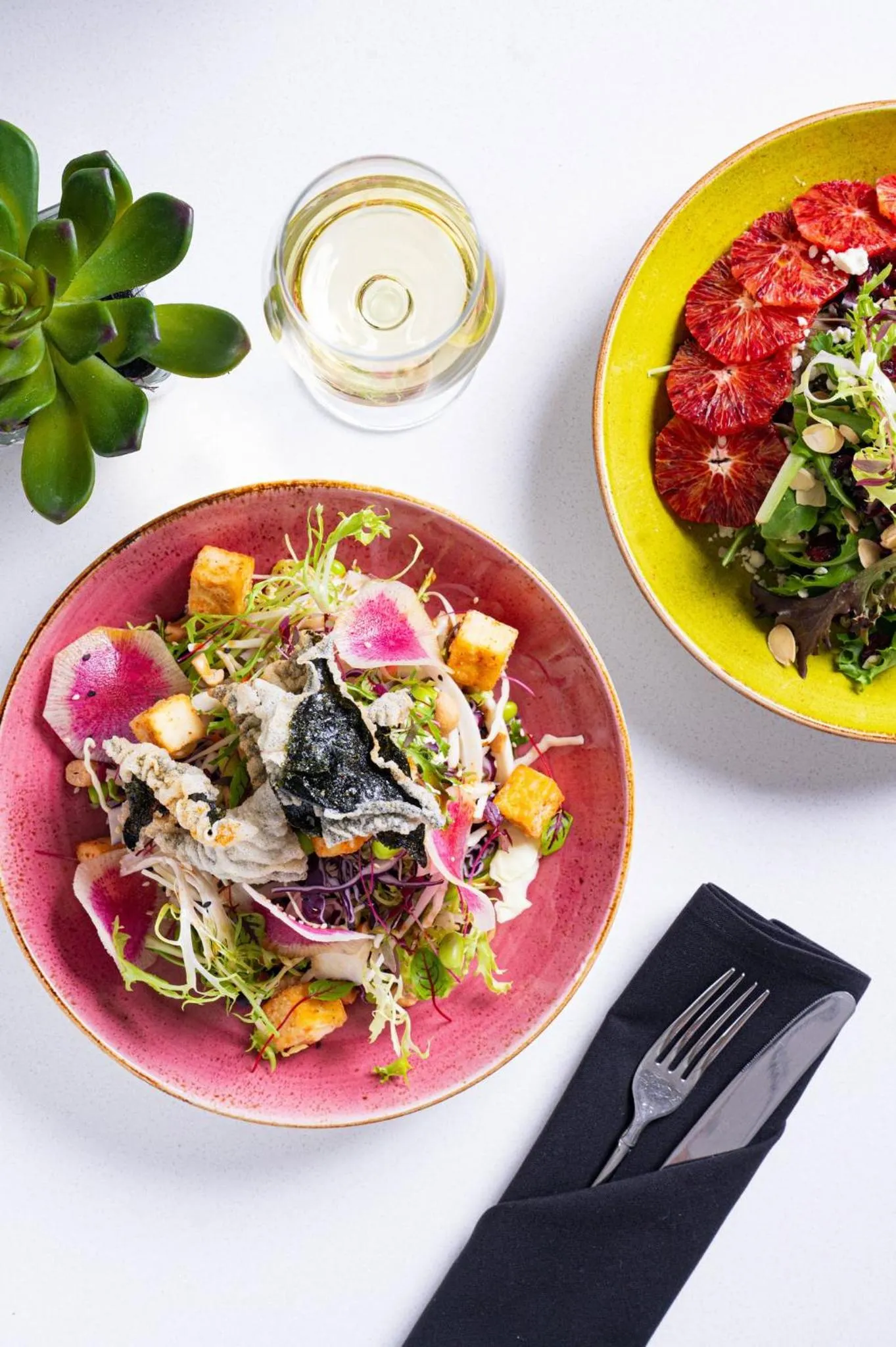 Restaurant/places to eat in Holiday Inn Toronto International Airport by IHG