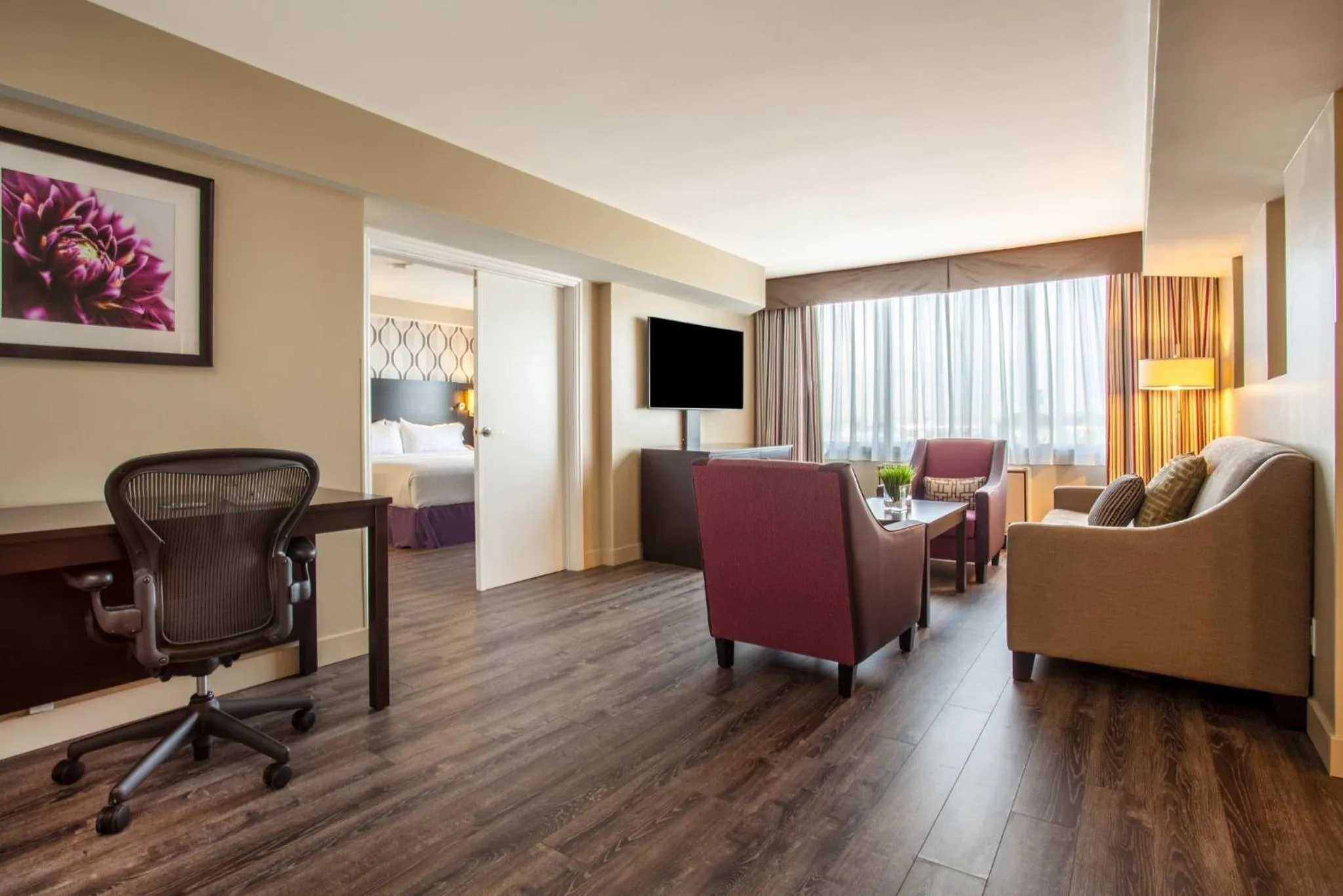 Bedroom in Holiday Inn Toronto International Airport by IHG