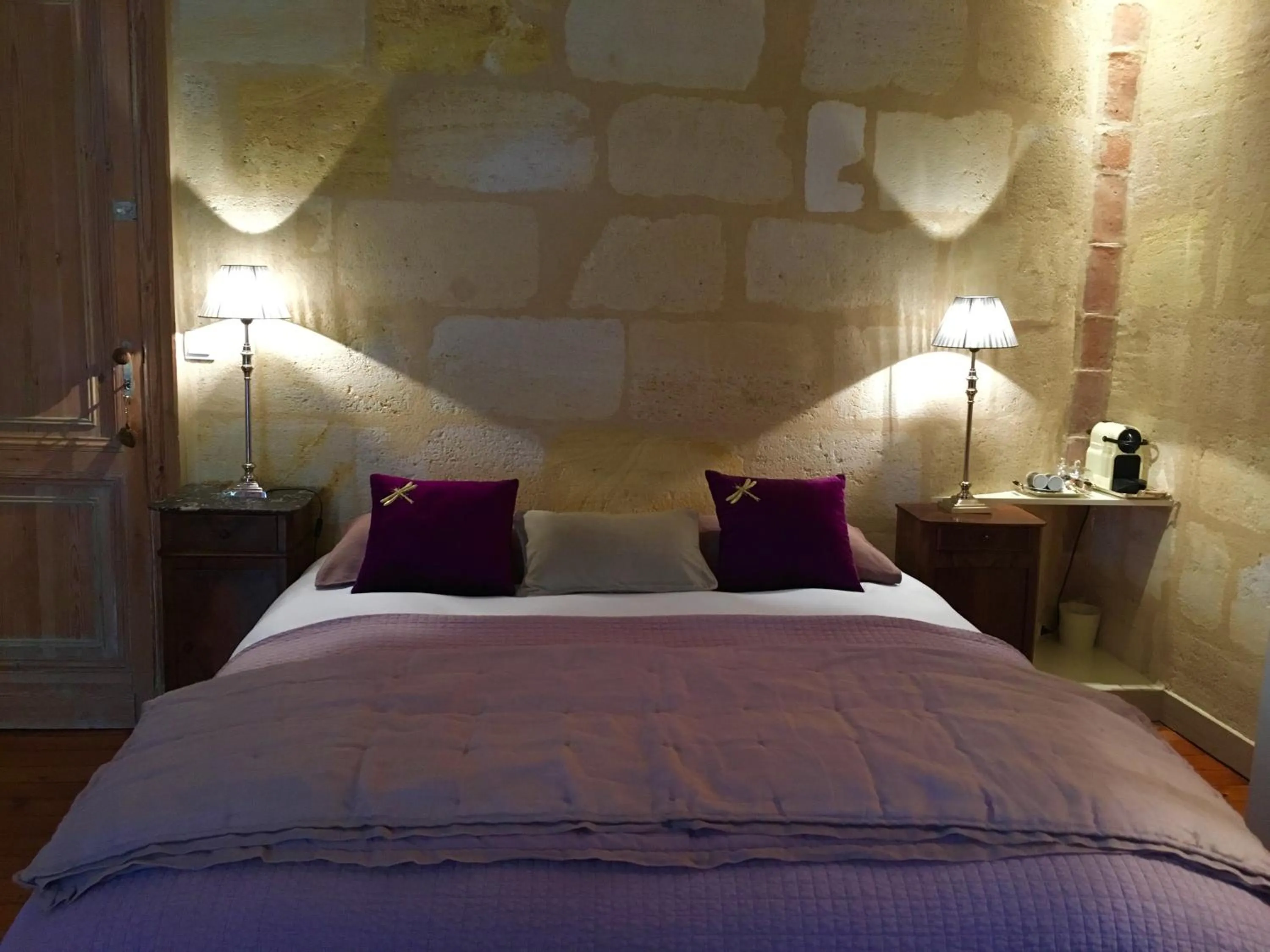 Bed in MAISON D'HÔTES "Bordeaux Wine Lodge"