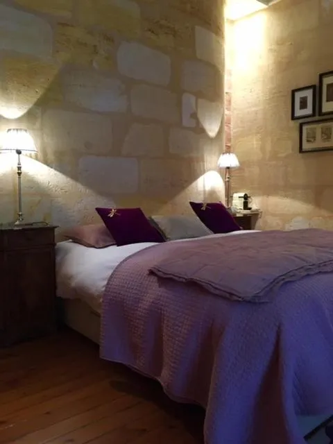 Bed in MAISON D'HÔTES "Bordeaux Wine Lodge"