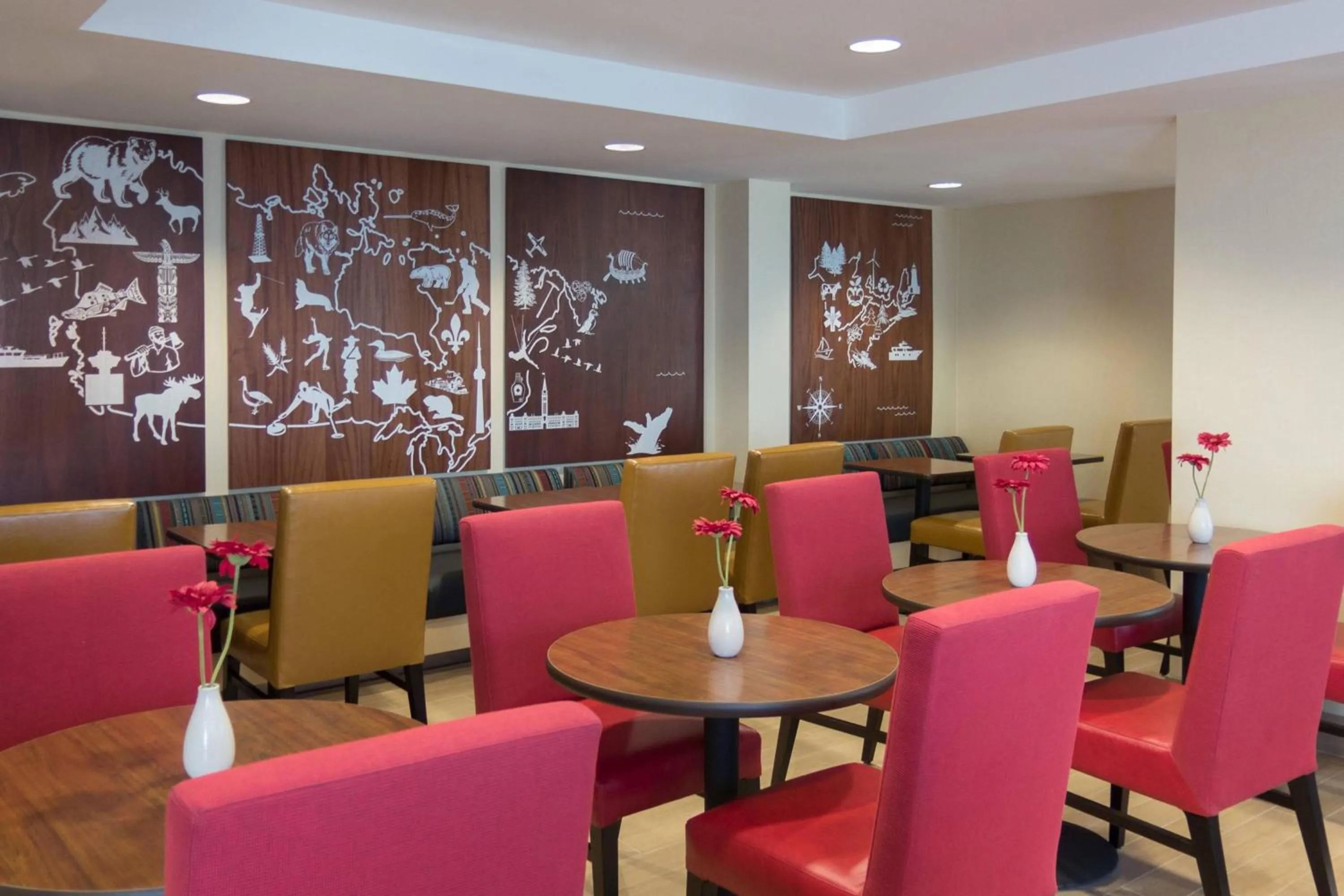 Lounge or bar in TownePlace Suites by Marriott Toronto Northeast/Markham