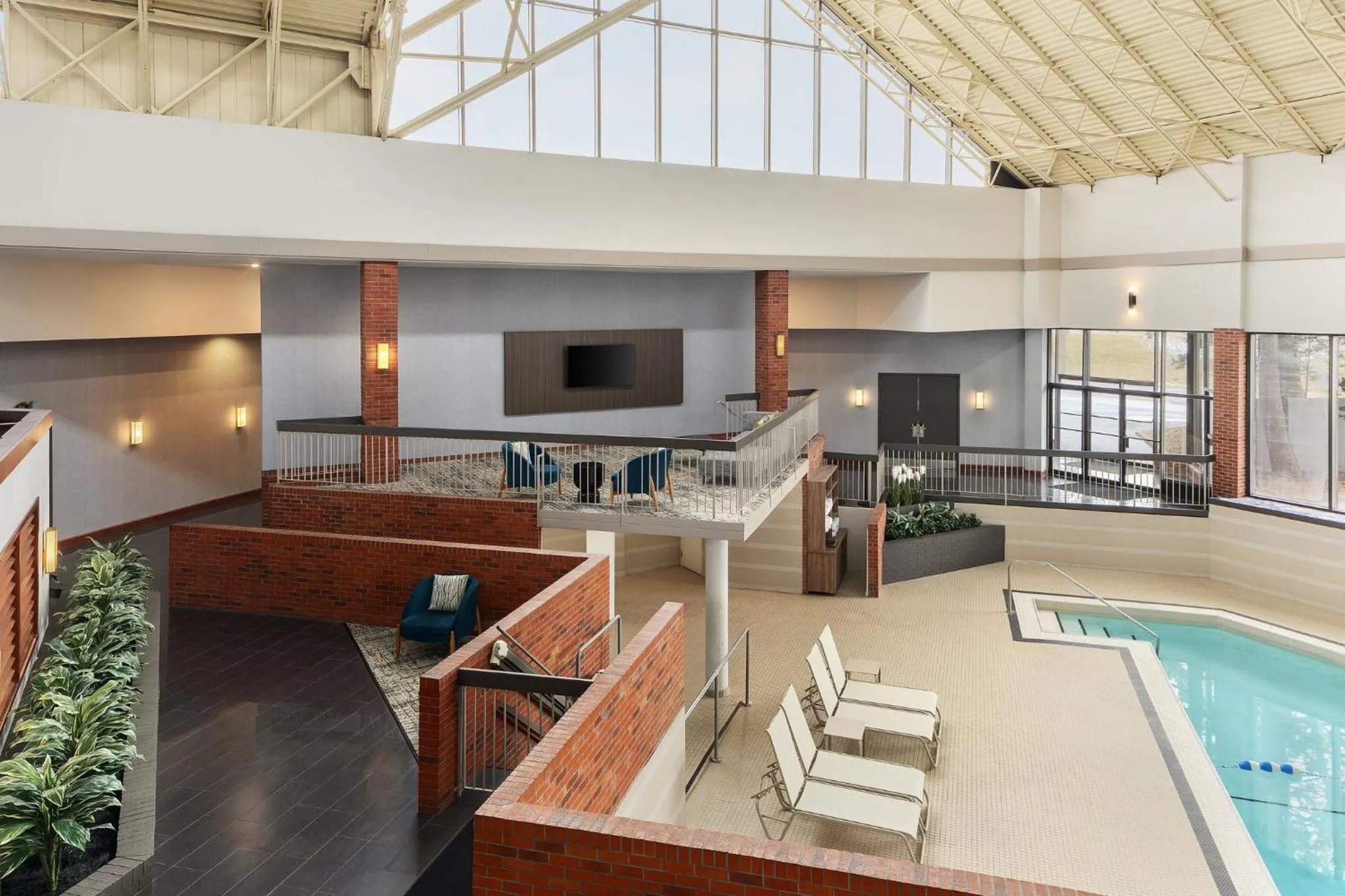 Property building in Holiday Inn Oakville Centre by IHG