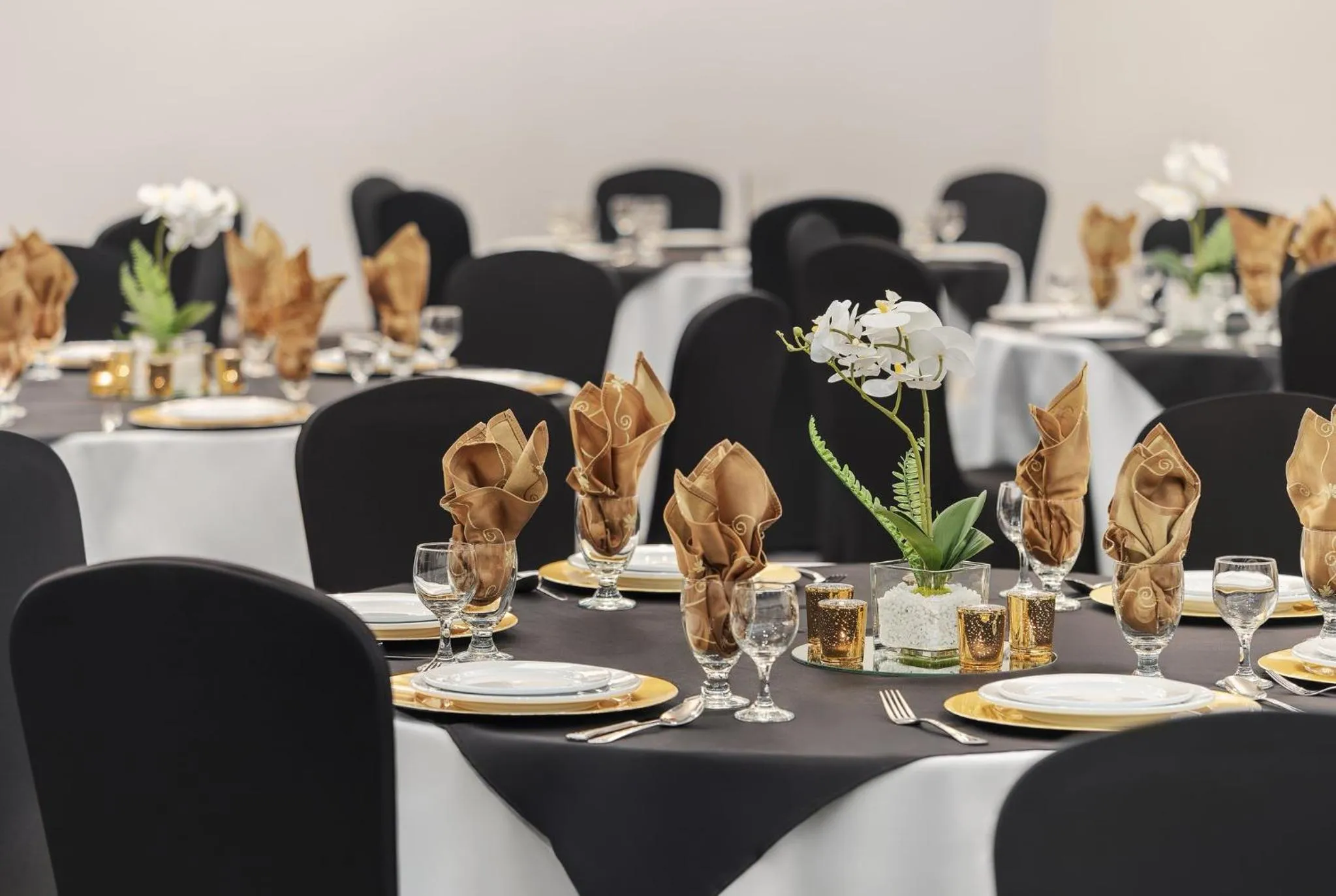 Banquet/Function facilities in Holiday Inn Oakville Centre by IHG