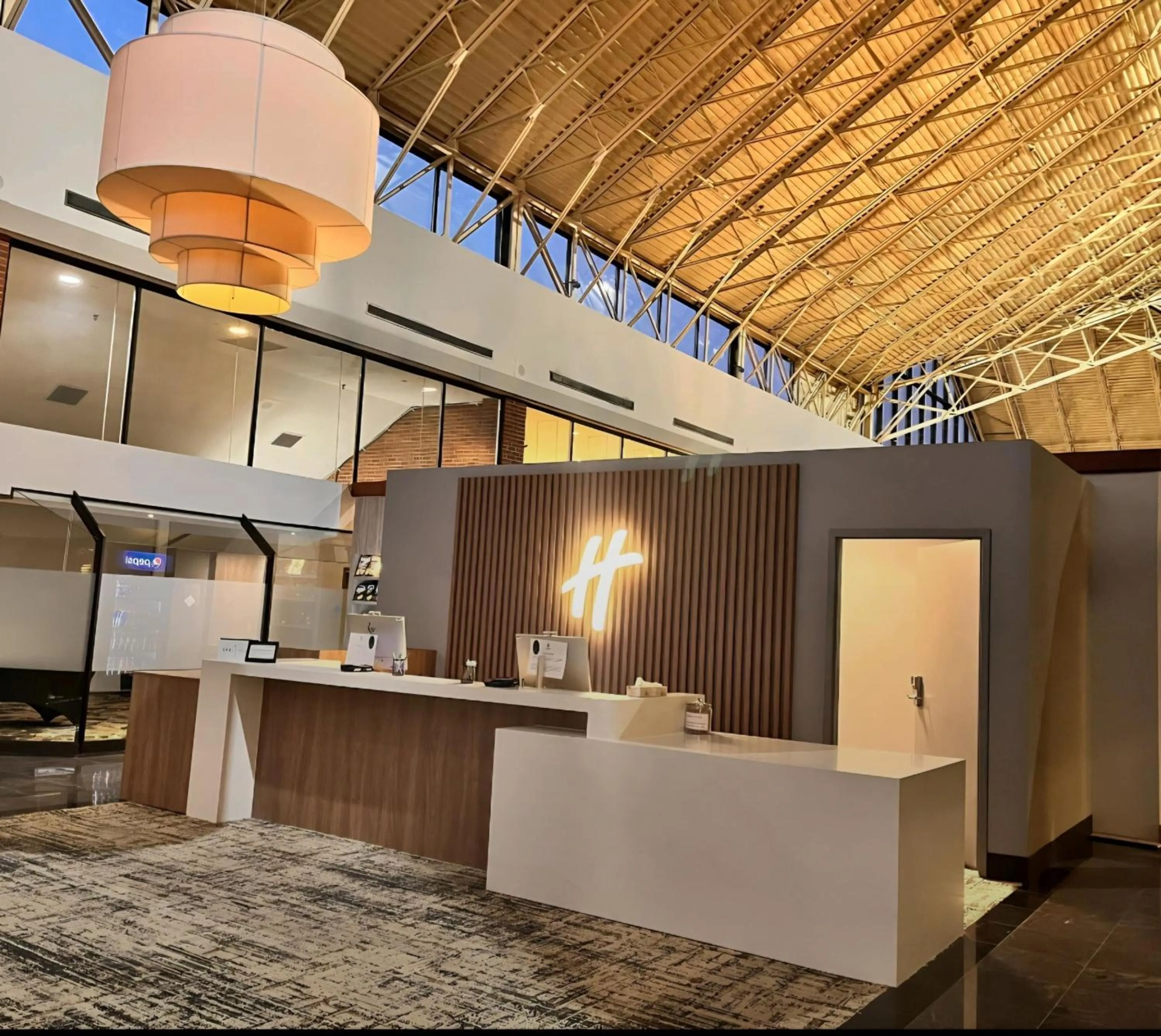 Property building in Holiday Inn Oakville Centre by IHG