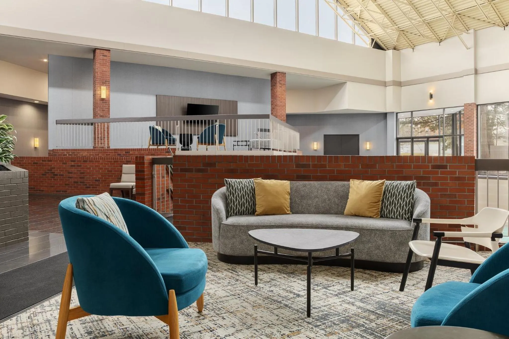 Property building in Holiday Inn Oakville Centre by IHG