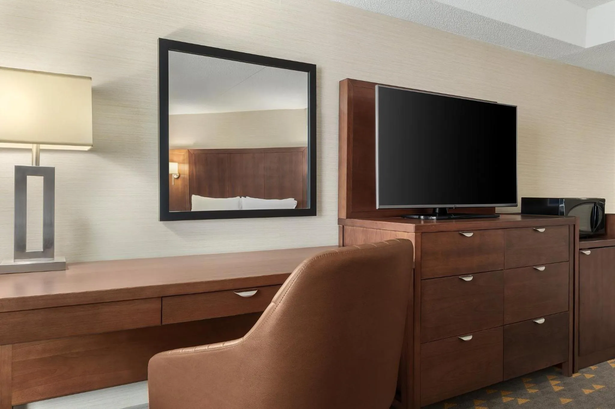 Photo of the whole room in Holiday Inn Oakville Centre by IHG